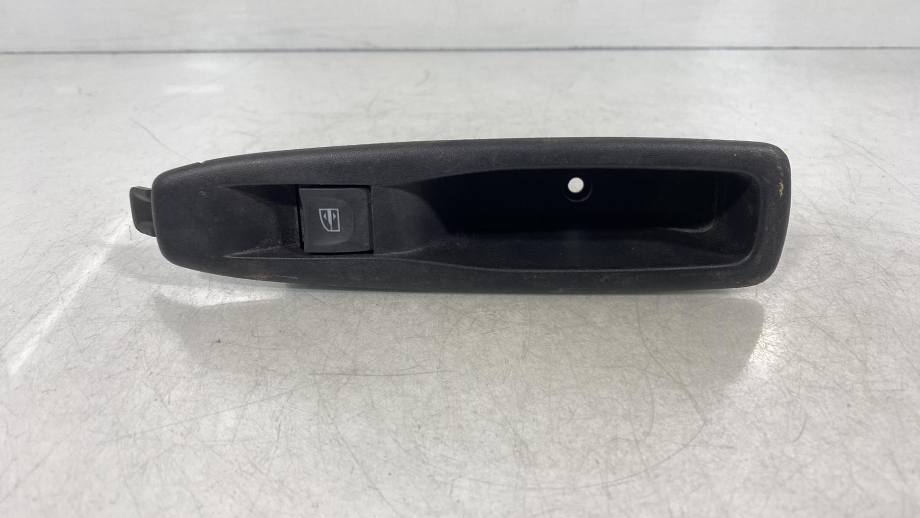 Interruttore lavacristalli posteriore destro RENAULT CLIO 4 PHASE 1 Diésel - 1