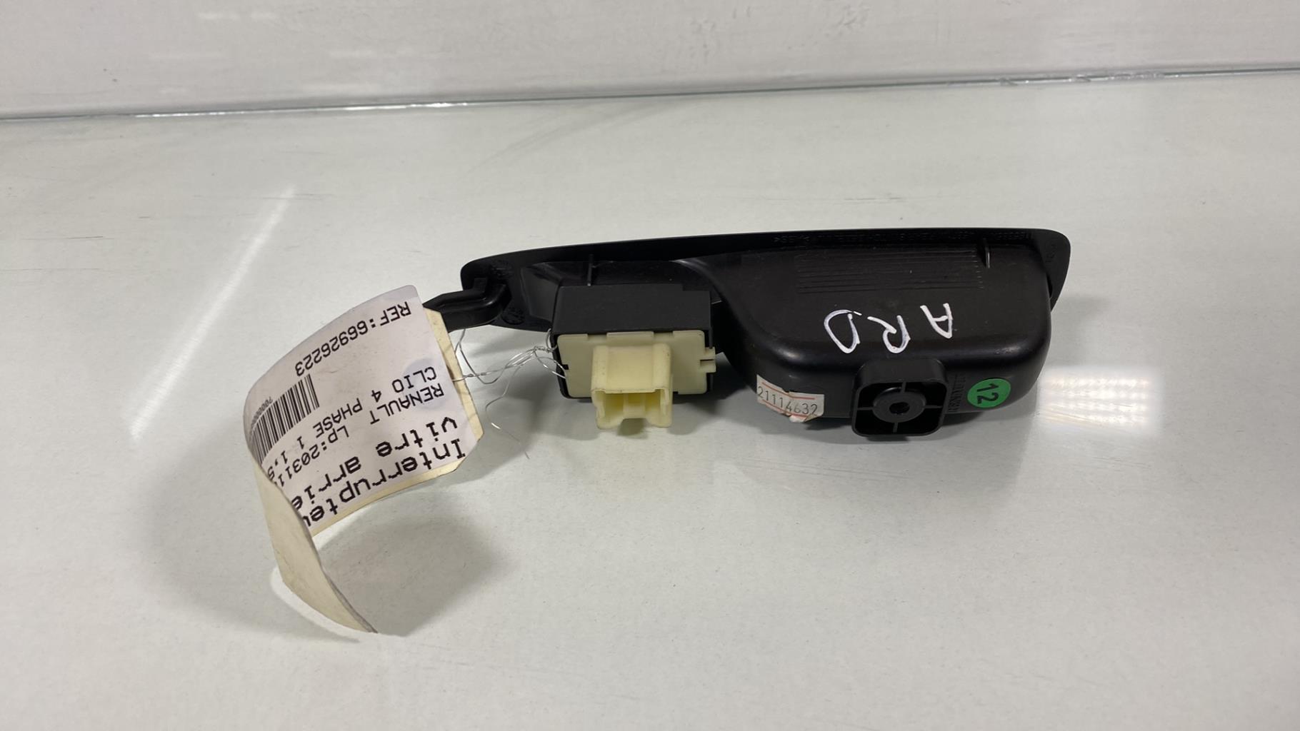 Interruttore lavacristalli posteriore destro RENAULT CLIO 4 PHASE 1 Diésel - 1