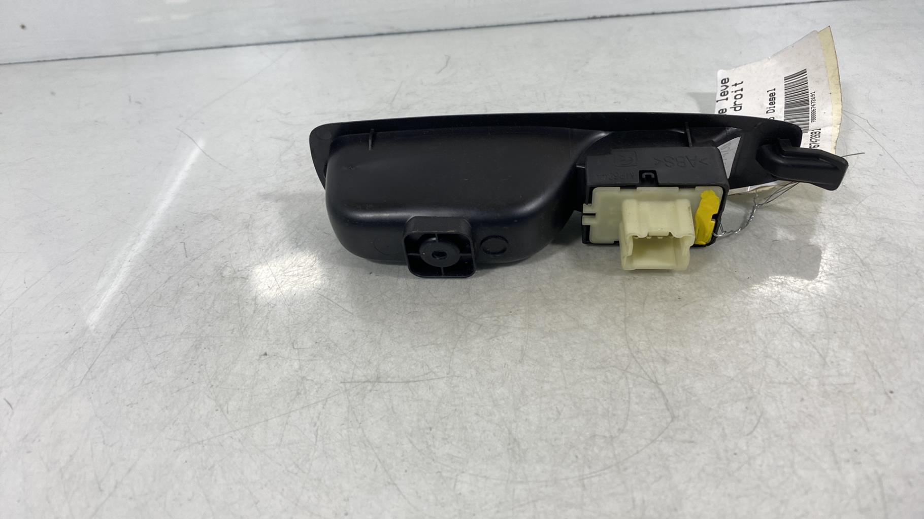 Interruttore lavacristalli posteriore destro RENAULT CLIO 4 PHASE 2 Diésel - 1