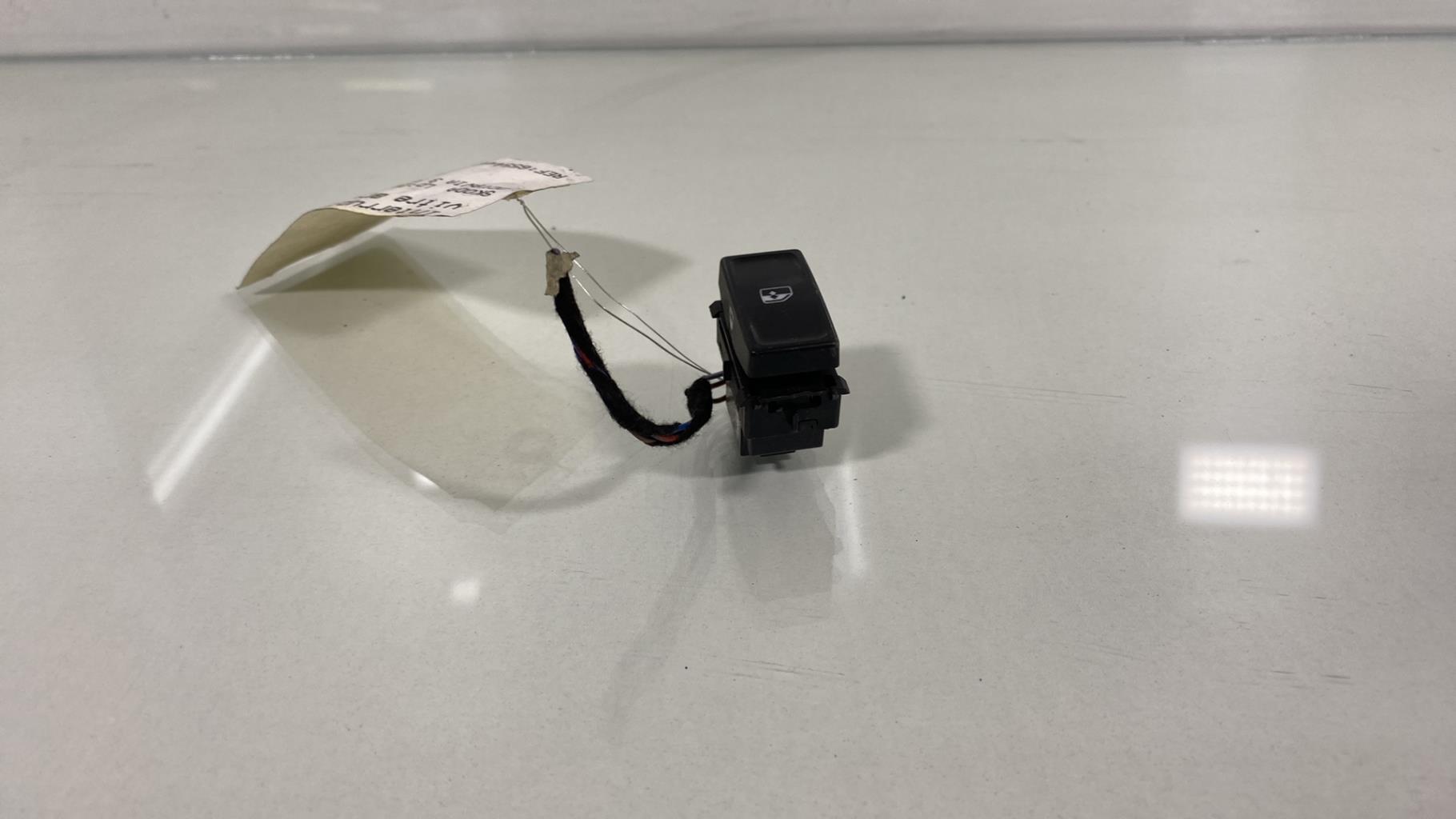 Interruttore lavacristalli posteriore destro SKODA OCTAVIA 3 PHASE 2 Gasolina - 1
