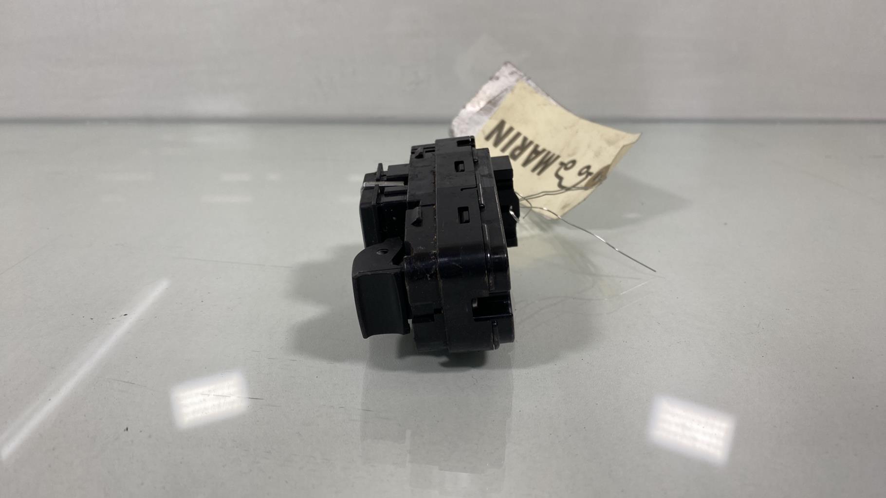 Interruttore lavacristalli posteriore destro BMW SERIE 7 F01 PHASE 2 Diésel - 1