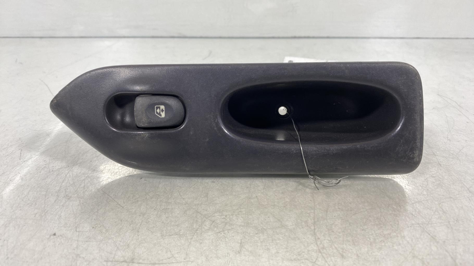 Interruttore lavacristalli posteriore destro RENAULT ESPACE 3 Diésel - 1