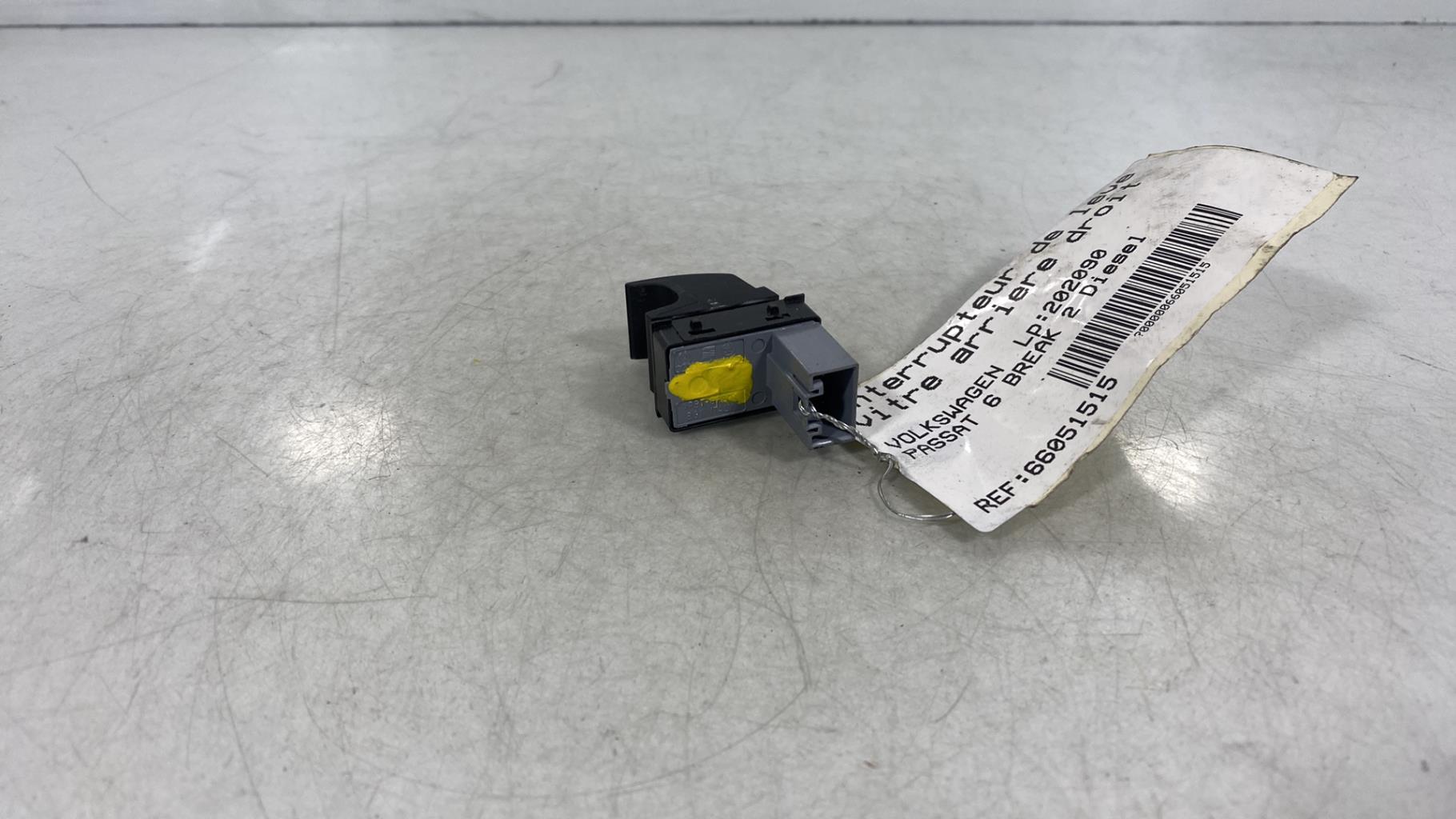 Interruttore lavacristalli posteriore destro VOLKSWAGEN PASSAT 6 BREAK Diésel - 1