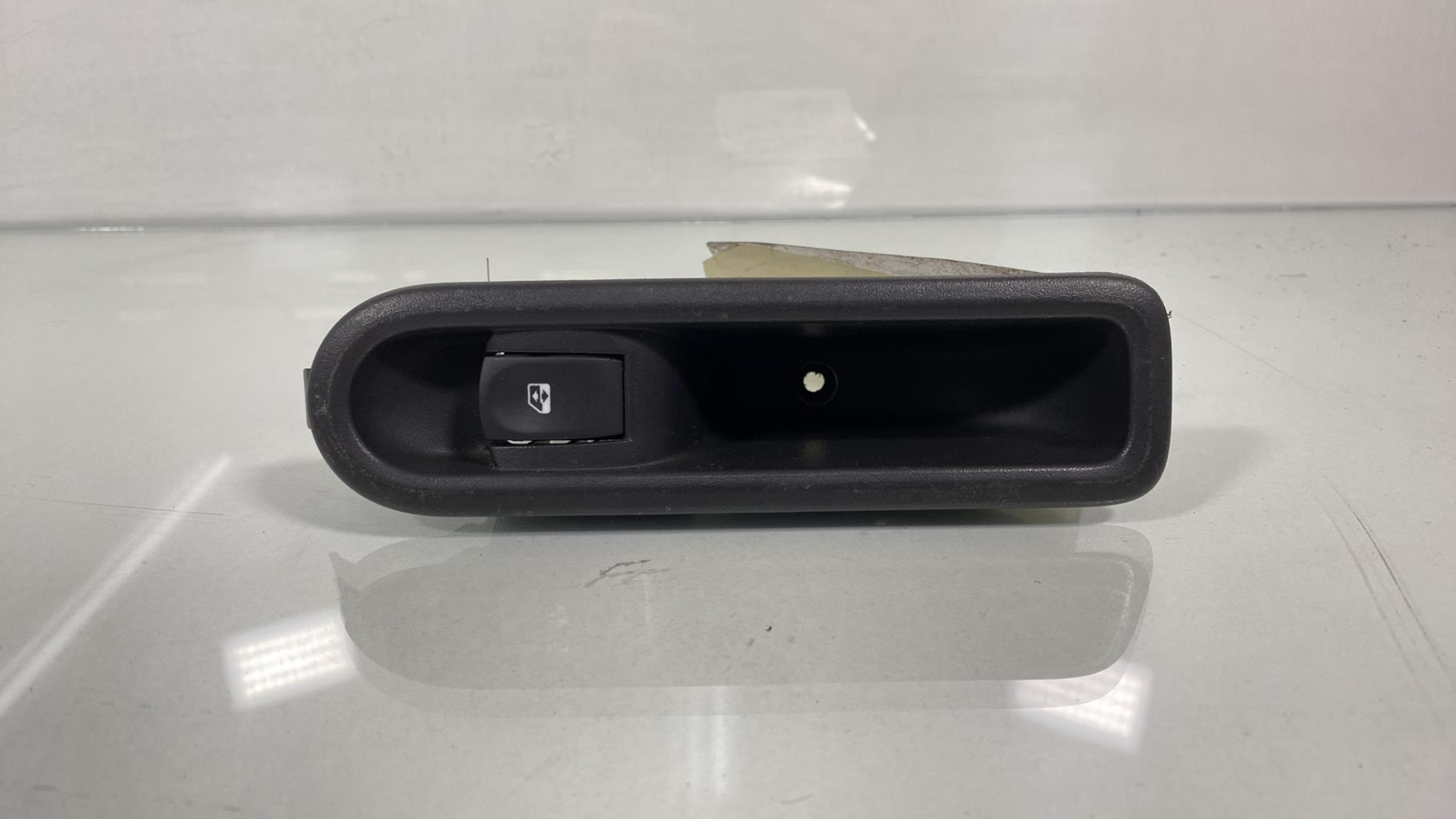 Interruttore lavacristalli posteriore destro RENAULT CLIO 3 PHASE 2 Diésel - 1