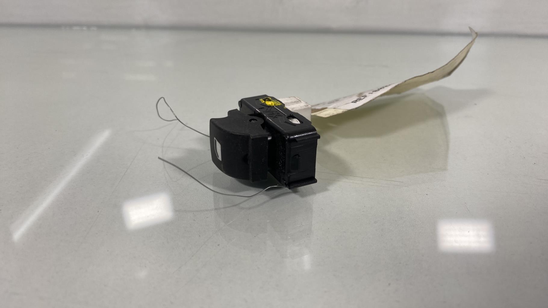 Interruttore lavacristalli posteriore destro CITROEN C3 AIRCROSS PHASE 1 Gasolina - 1