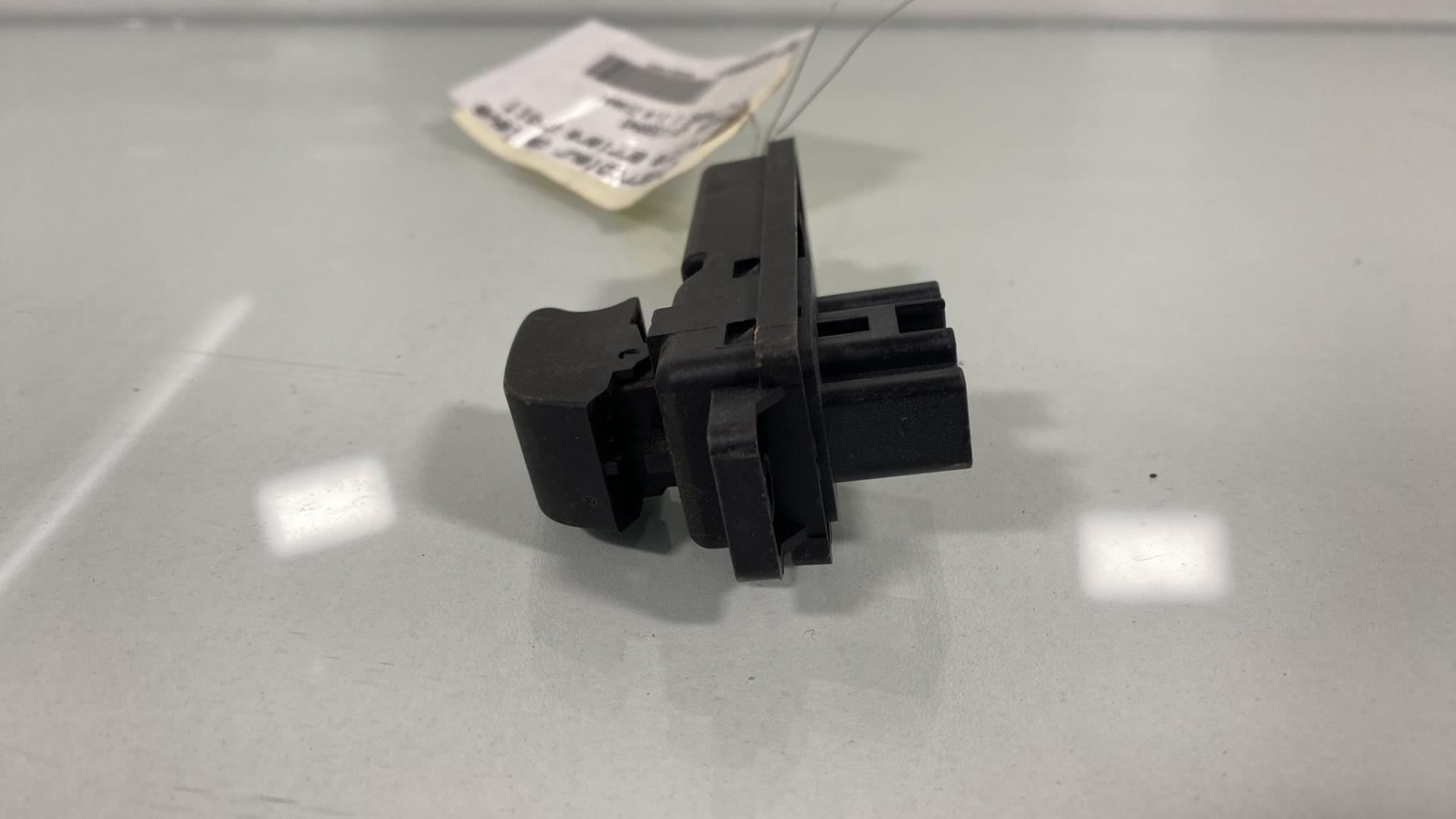 Interruttore lavacristalli posteriore destro MAZDA 2 2 PHASE 1 Diésel - 1