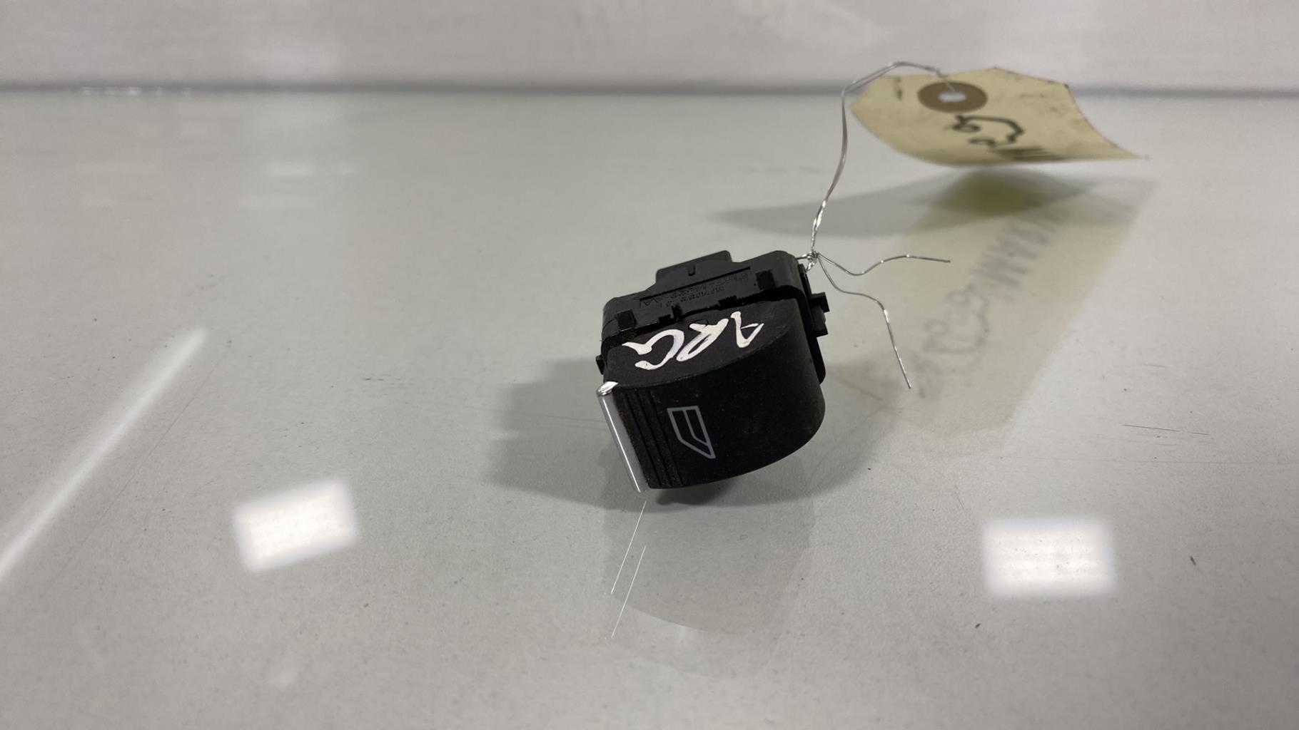 Interruttore lavacristalli posteriore sinistro FORD KUGA 2 PHASE 2 Diésel - 1
