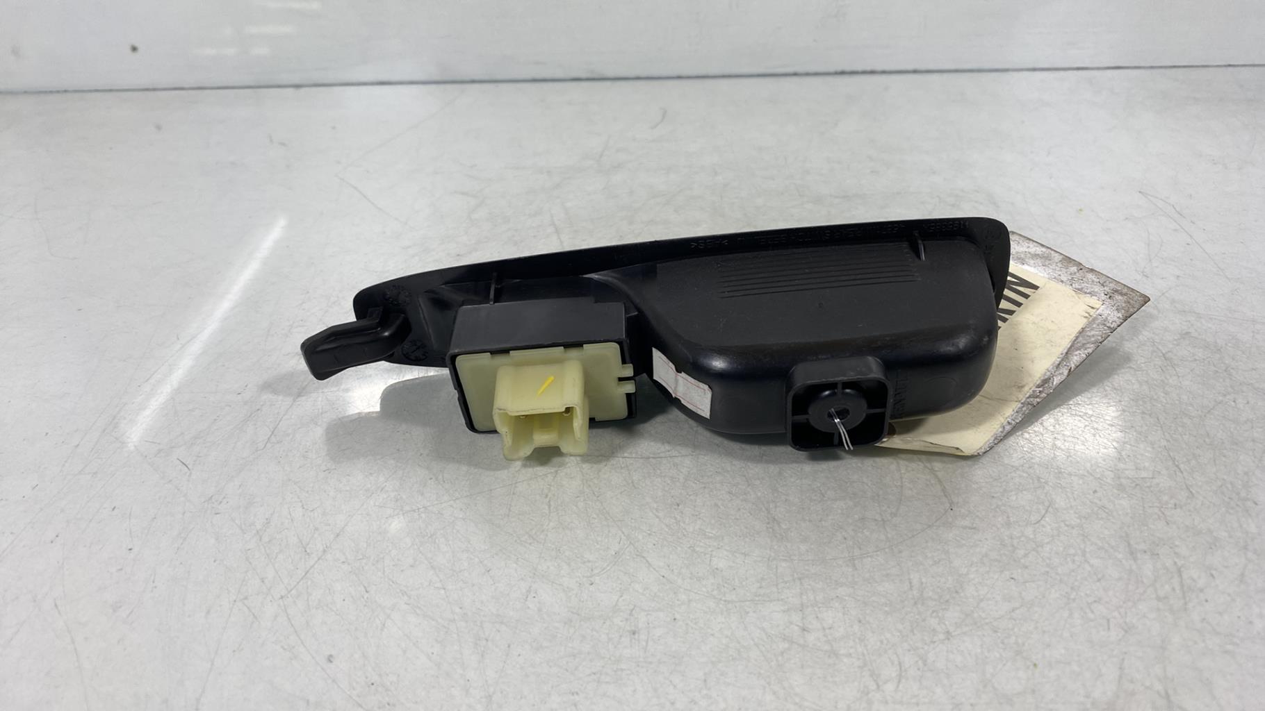 Interruttore lavacristalli posteriore sinistro RENAULT CLIO 4 PHASE 1 Gasolina - 1