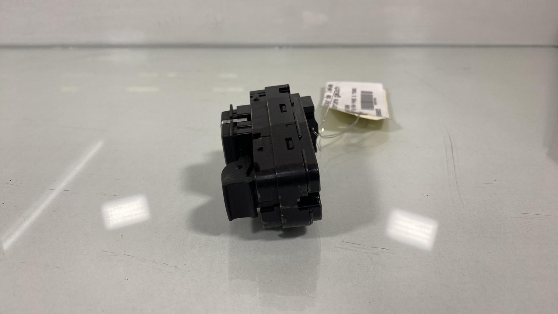 Interruttore lavacristalli posteriore sinistro BMW SERIE 7 F01 PHASE 2 Diésel - 1