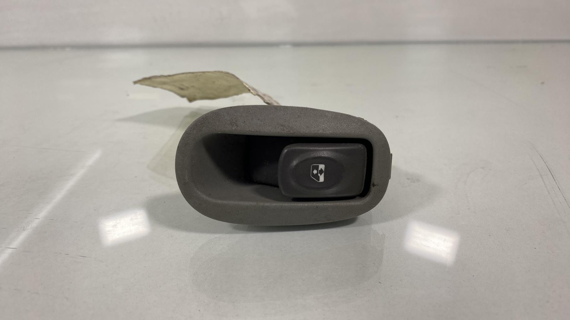 Interruttore lavacristalli posteriore sinistro RENAULT SCENIC 1 PHASE 2 Diésel - 1