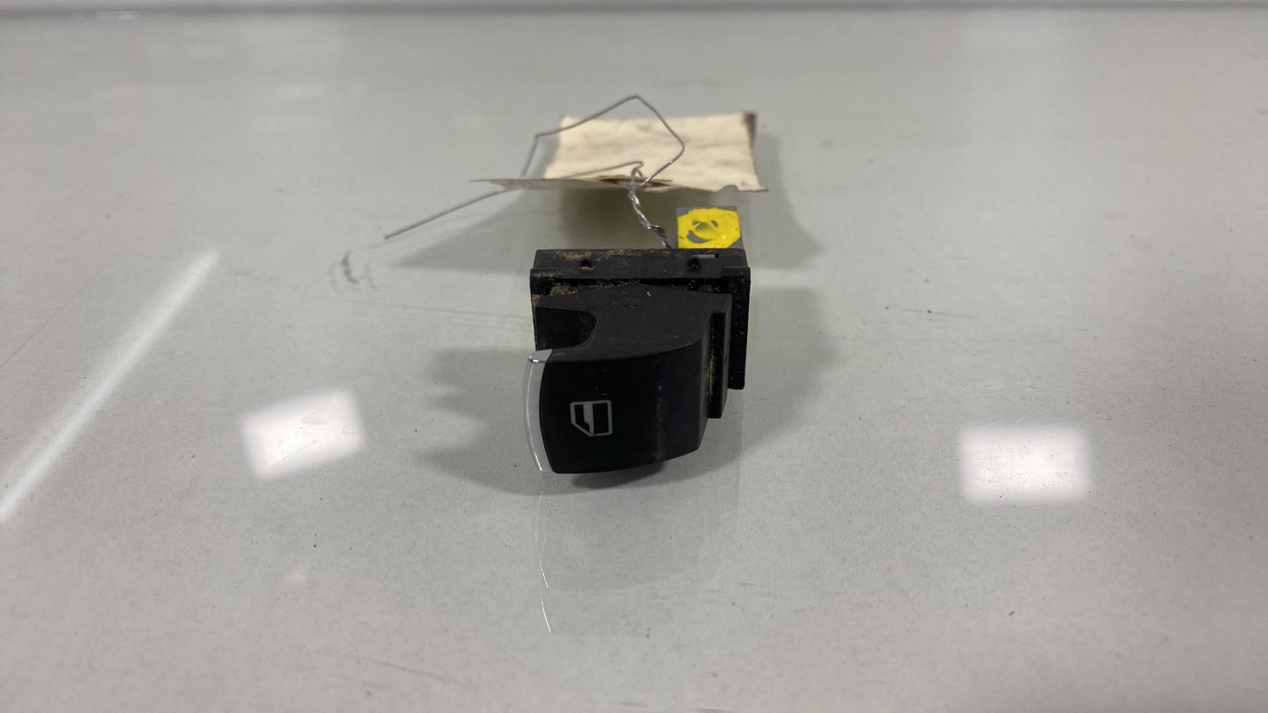 Interruttore lavacristalli posteriore sinistro VOLKSWAGEN GOLF 5 Diésel - 1