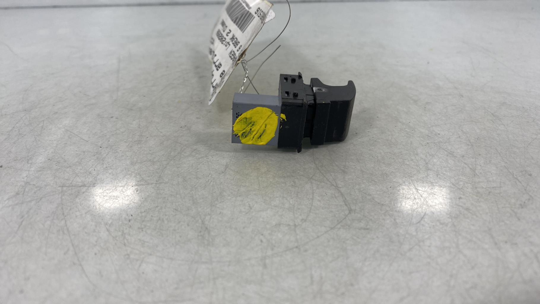 Interruttore lavacristalli posteriore sinistro VOLKSWAGEN PASSAT 6 BREAK Diésel - 1