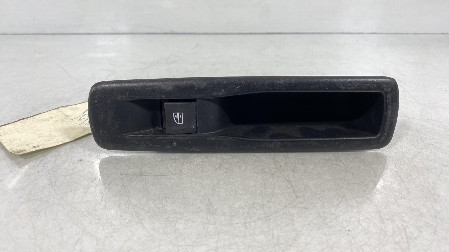 Interruttore lavacristalli posteriore sinistro RENAULT MEGANE 3 PHASE 1 Diésel - 1