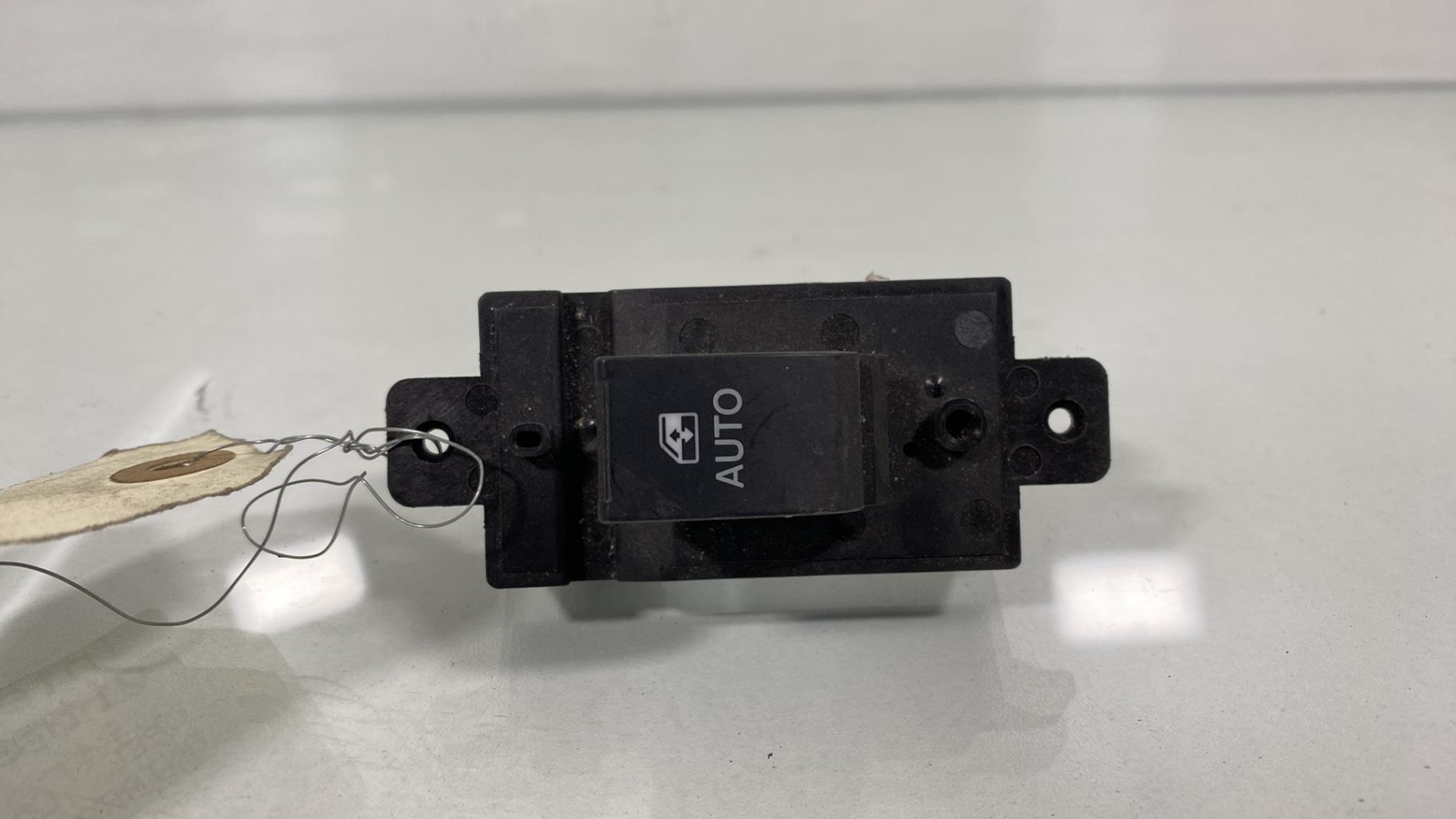 Interruttore lavacristalli anteriore destro OPEL ANTARA PHASE 2 Diésel - 1