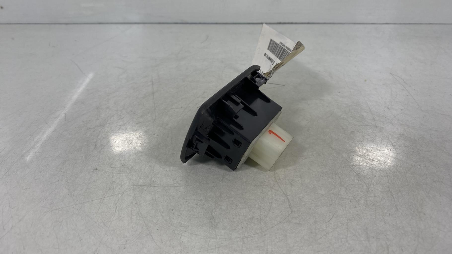 Interruttore lavacristalli anteriore destro DACIA SANDERO 2 PHASE 2 Gasolina - 1