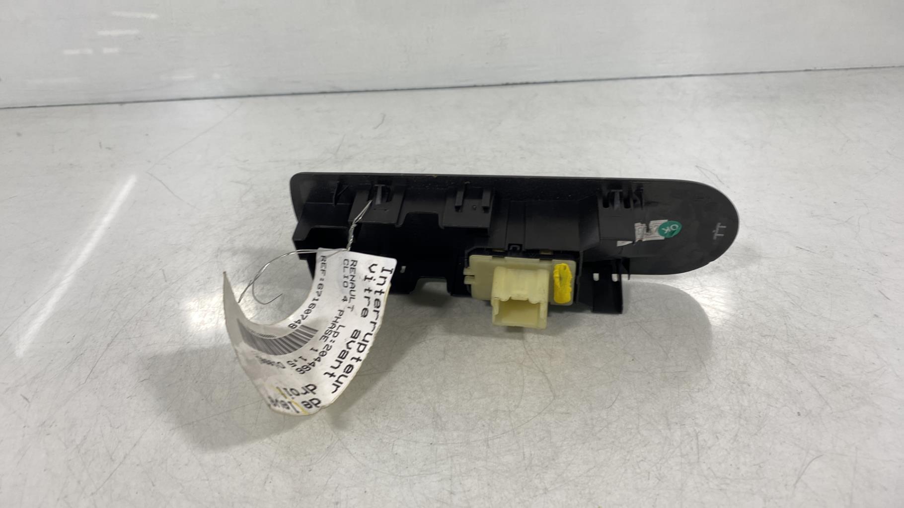 Interruttore lavacristalli anteriore destro RENAULT CLIO 4 PHASE 1 Diésel - 1