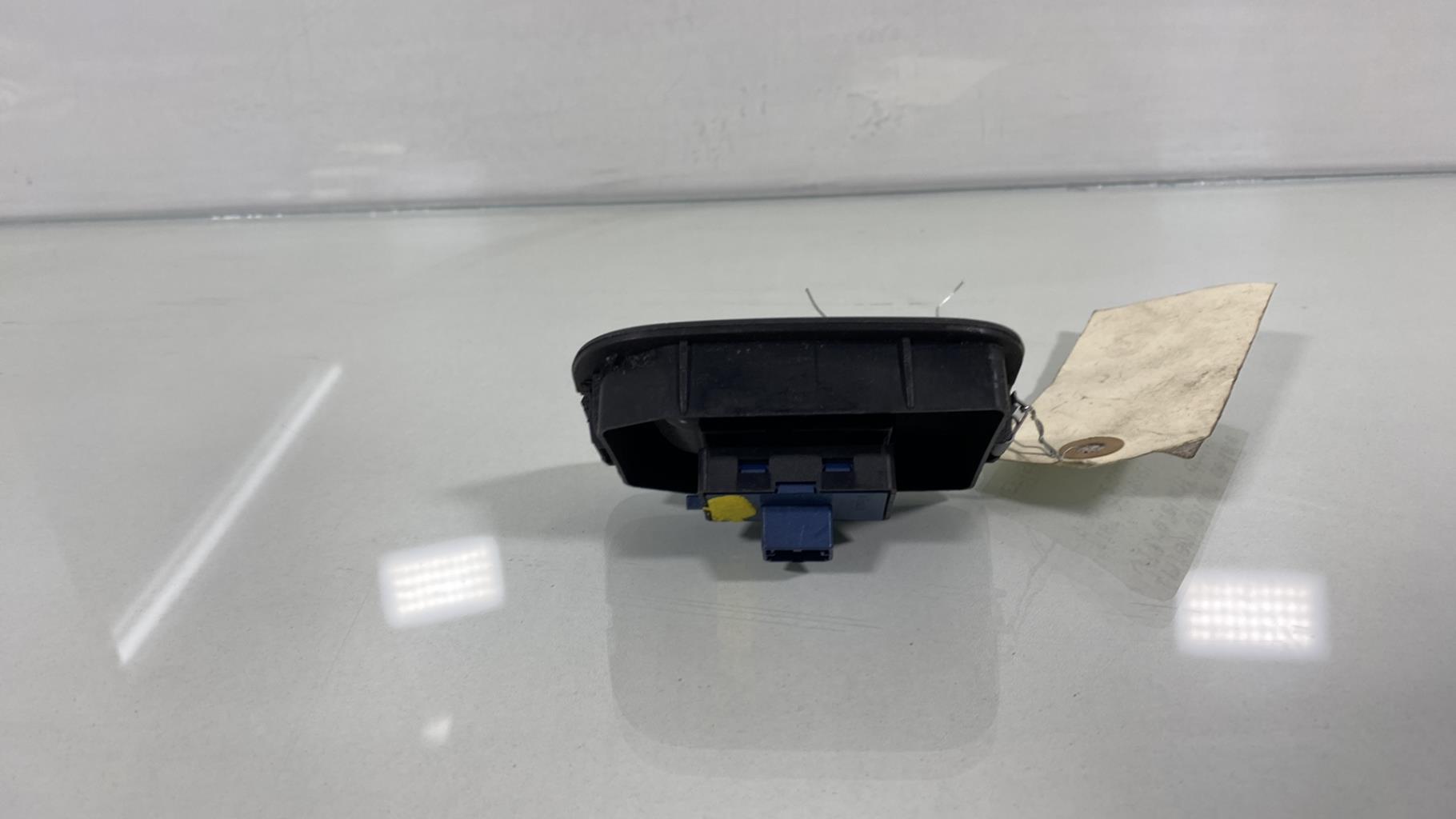 Interruttore lavacristalli anteriore destro FIAT QUBO Diésel - 1