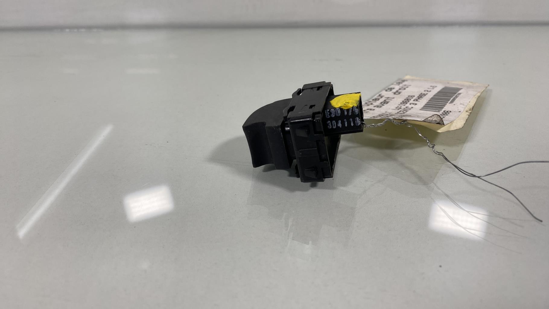 Interruttore lavacristalli anteriore destro RENAULT GRAND SCENIC 3 PHASE 2 Diésel - 1
