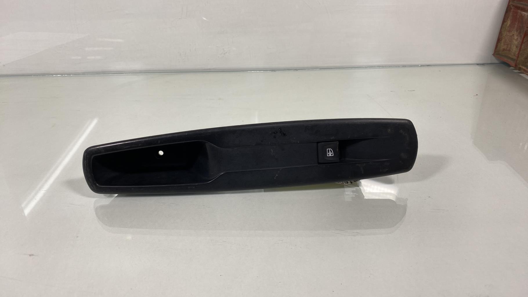Interruttore lavacristalli anteriore destro RENAULT SCENIC 3 PHASE 1 Diésel - 1