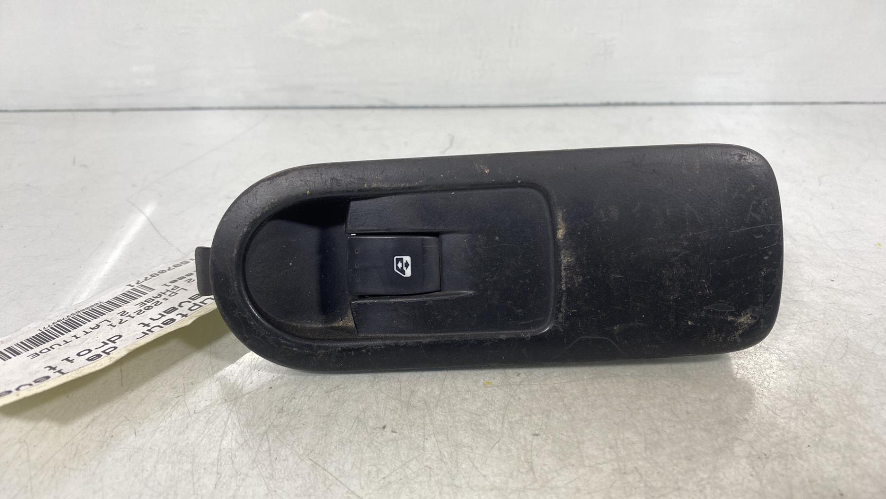 Interruttore lavacristalli anteriore destro RENAULT SCENIC 2 PHASE 2 Diésel - 1