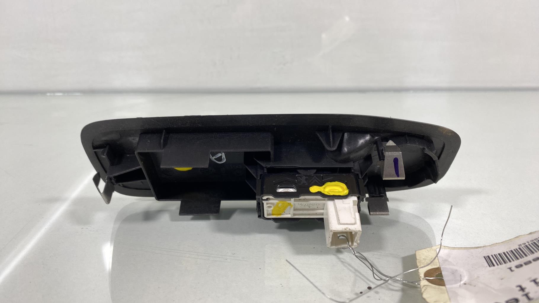 Interruttore lavacristalli anteriore destro PEUGEOT 2008 1 PHASE 1 Diésel - 1