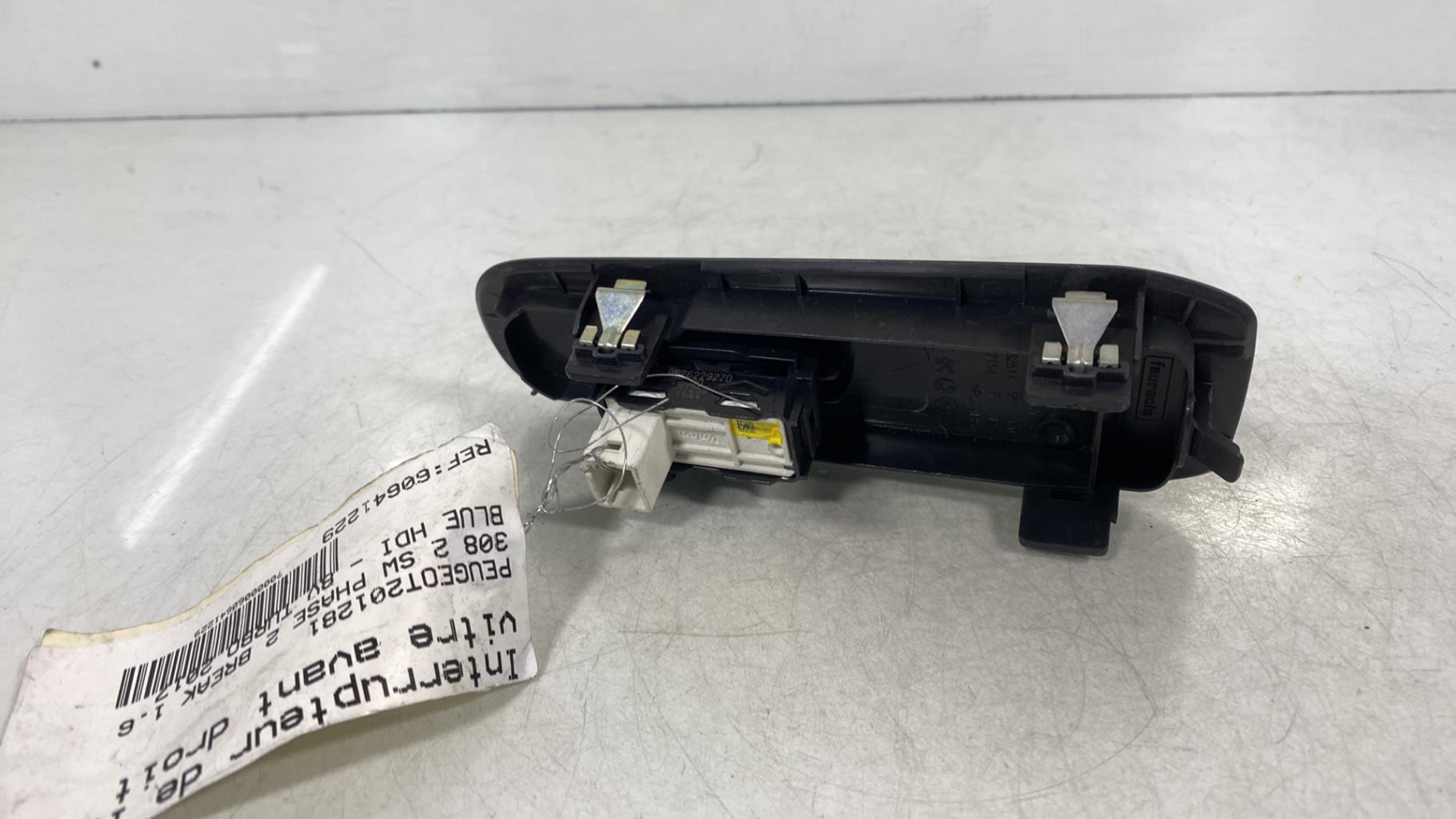 Interruttore lavacristalli anteriore destro PEUGEOT 308 2 SW PHASE 1 BREAK Diésel - 1