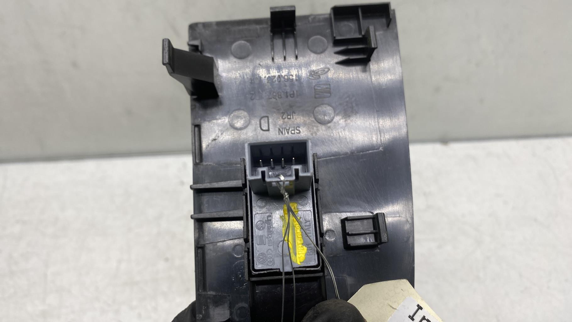 Interruttore lavacristalli anteriore destro SEAT LEON 2 PHASE 2 Diésel - 1