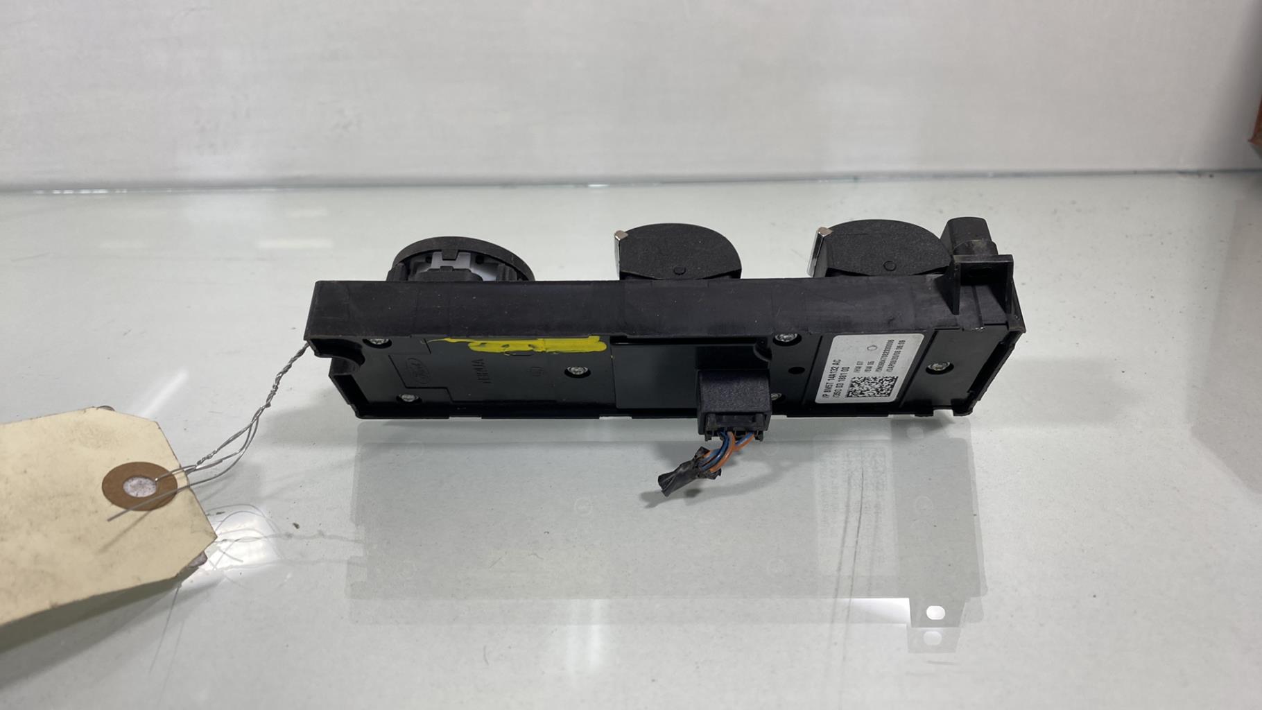 Interruttore lavacristalli anteriore sinistro FORD FOCUS 2 PHASE 2 Diésel - 1