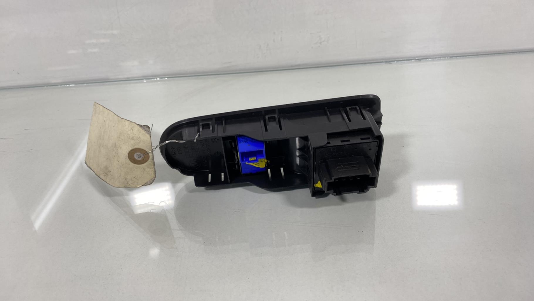 Interruttore lavacristalli anteriore sinistro VOLKSWAGEN UP PHASE 2 Gasolina - 1