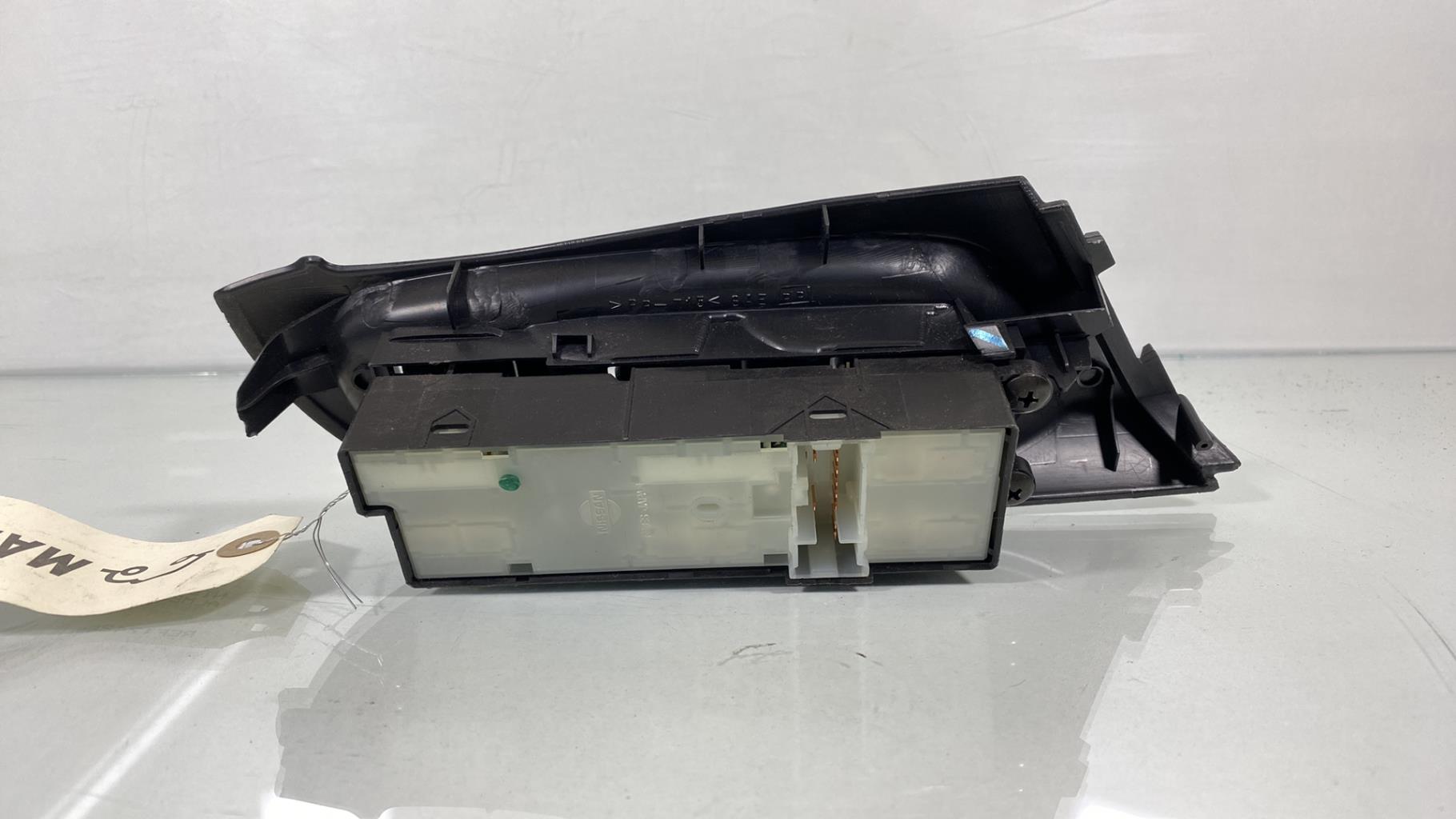 Interruttore lavacristalli anteriore sinistro NISSAN ALMERA 2 PHASE 2 Diésel - 1