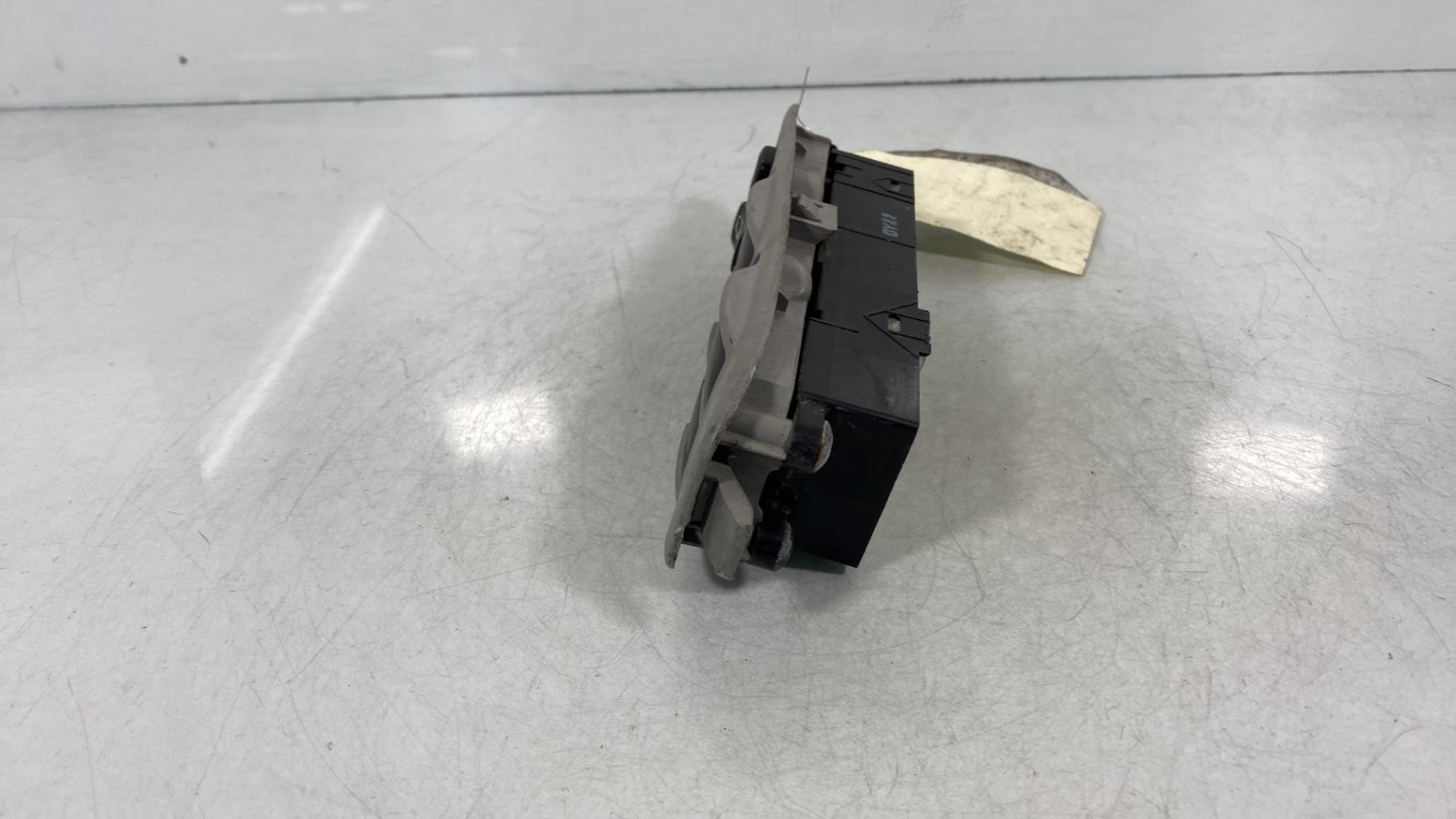 Interruttore lavacristalli anteriore sinistro NISSAN ALMERA TINO PHASE 1 Diésel - 1
