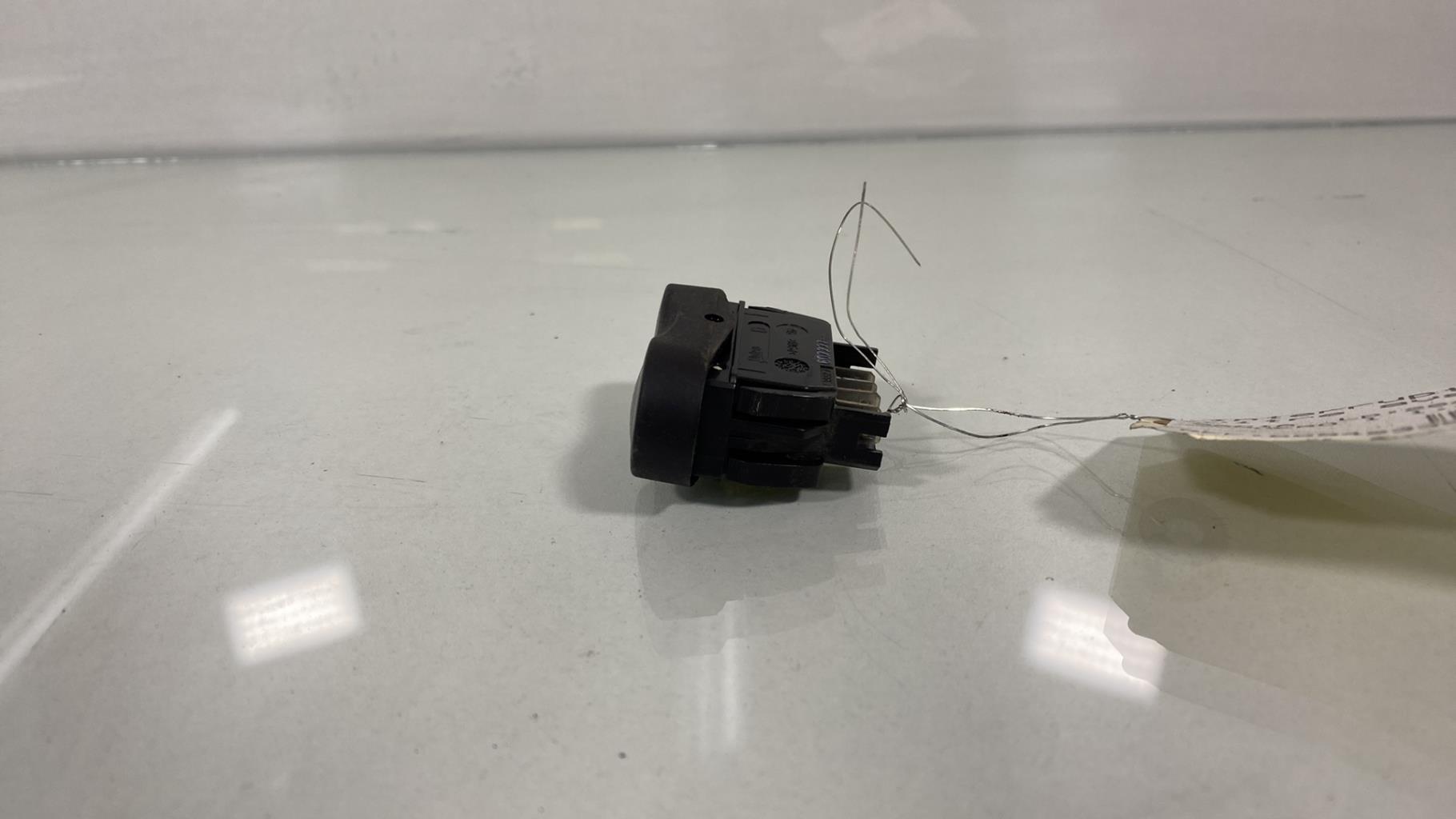 Interruttore lavacristalli anteriore sinistro DACIA SANDERO 1 Gasolina/GLP - 1