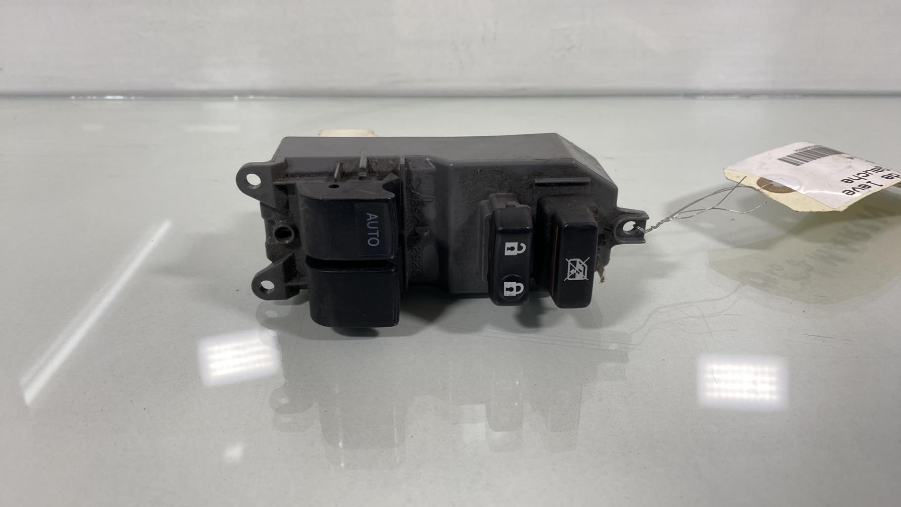 Interruttore lavacristalli anteriore sinistro TOYOTA YARIS 2 PHASE 2 Diésel - 1