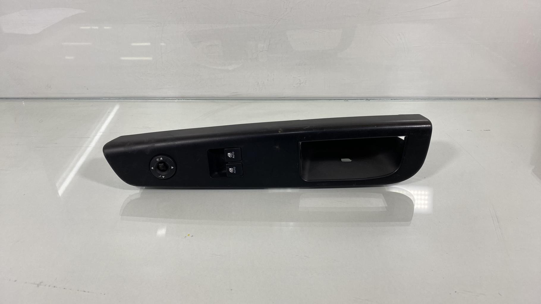 Interruttore lavacristalli anteriore sinistro KIA CEE-D 1 PHASE 1 Diésel - 1