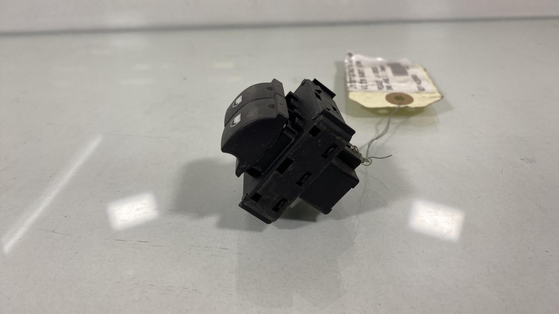 Interruttore lavacristalli anteriore sinistro PEUGEOT 208 1 Gasolina - 1