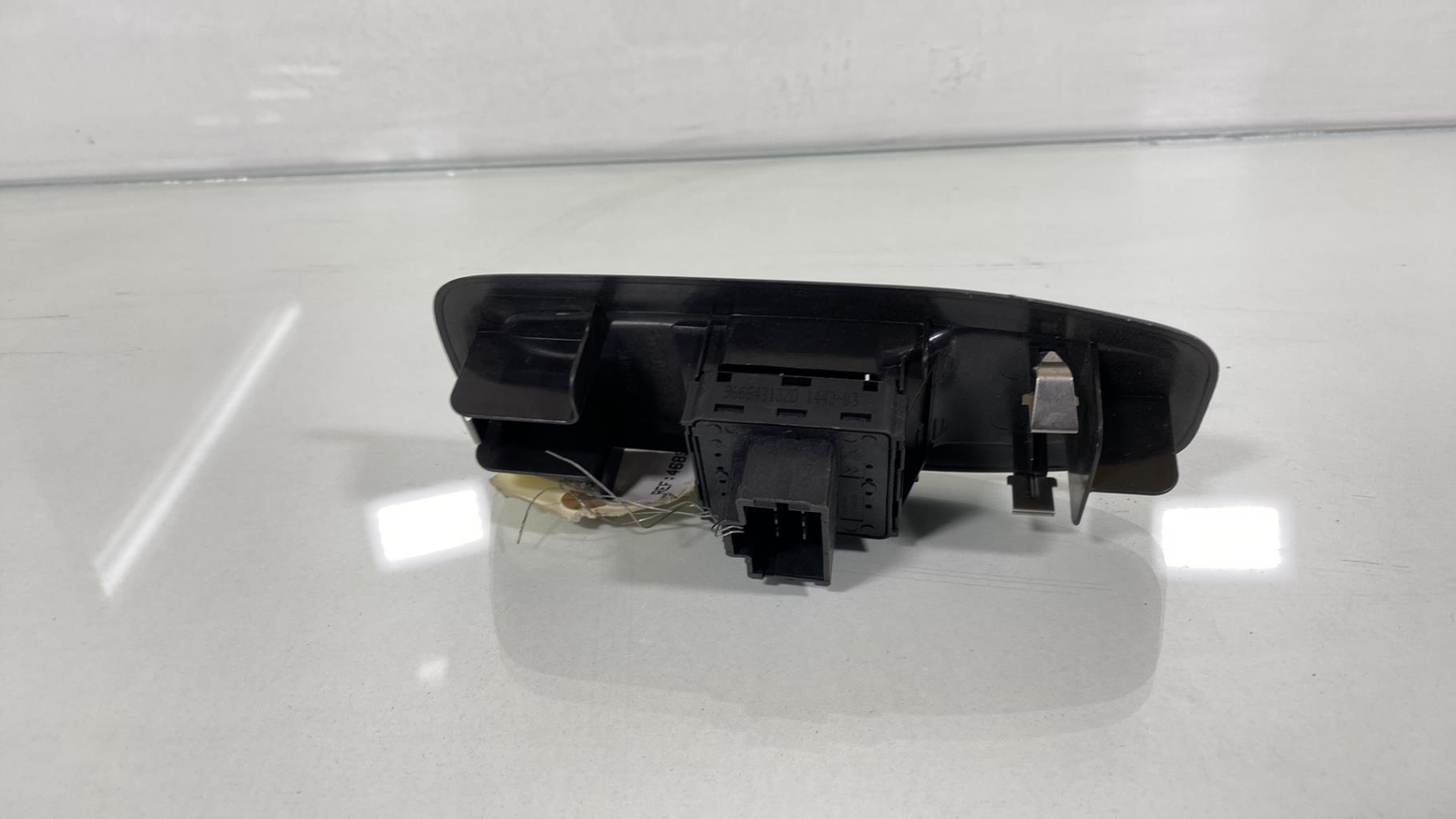 Interruttore lavacristalli anteriore sinistro PEUGEOT 208 1 PHASE 1 Diésel - 1