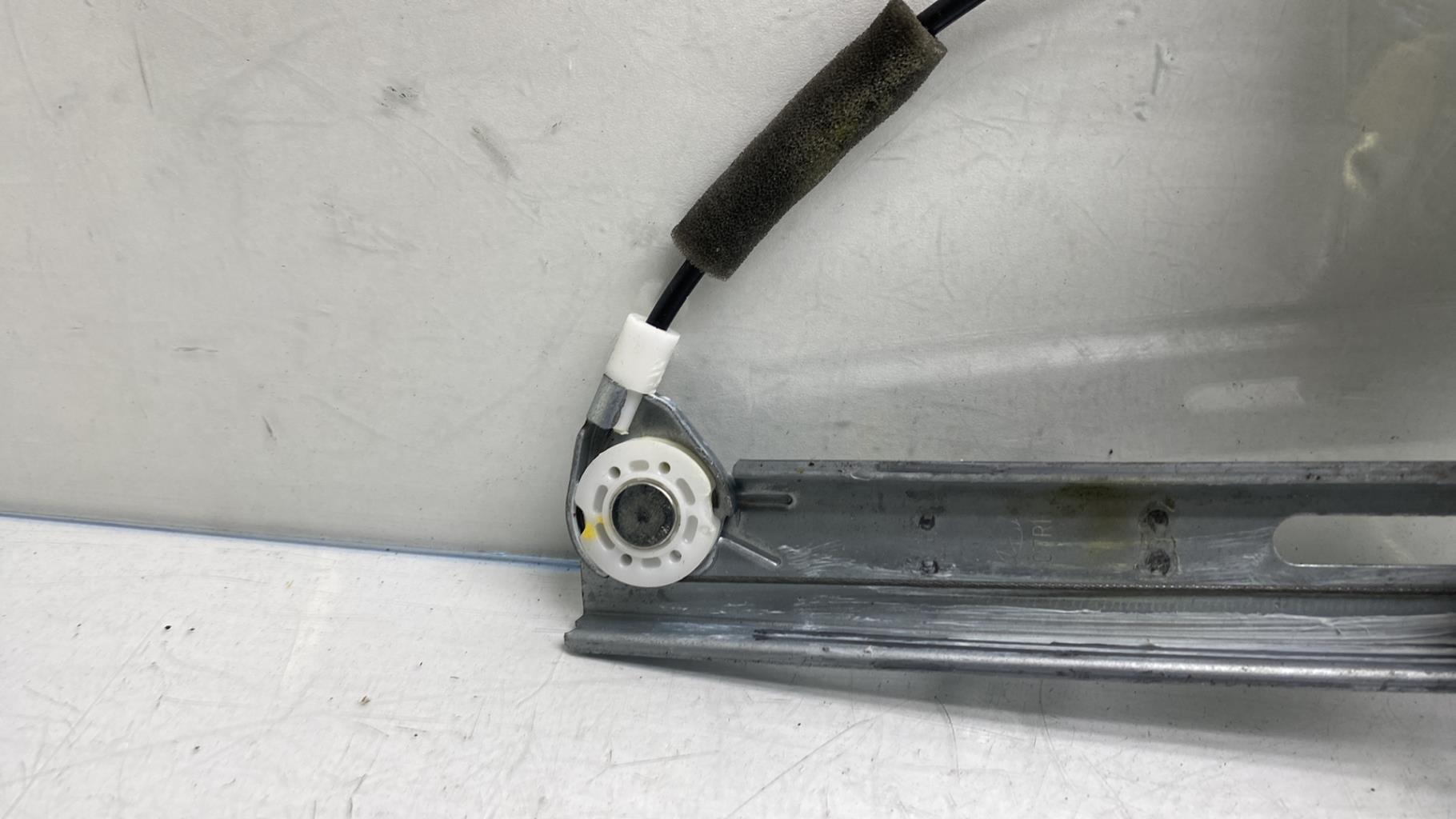 Alzacristalli elettrico posteriore destro HYUNDAI I 20 2 PHASE 1 Gasolina - 1