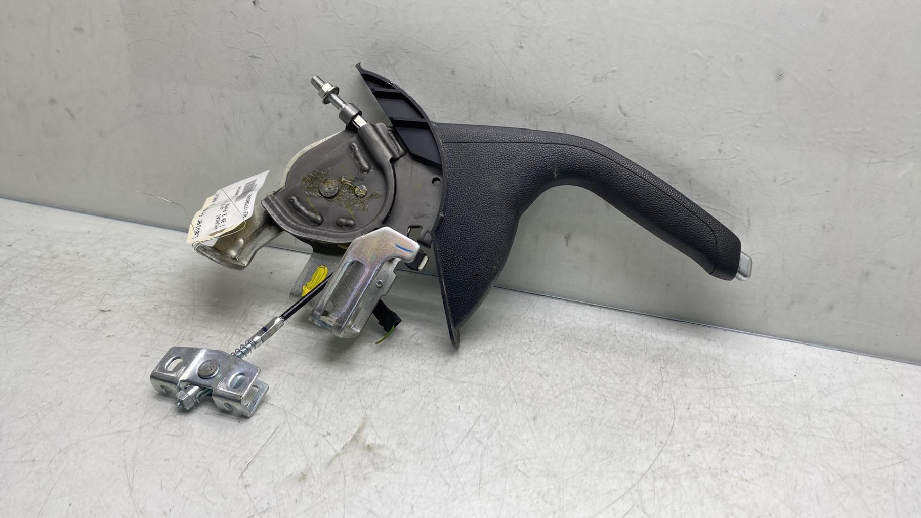 Levier frein à main HYUNDAI I 20 2 PHASE 1 Essence - 1