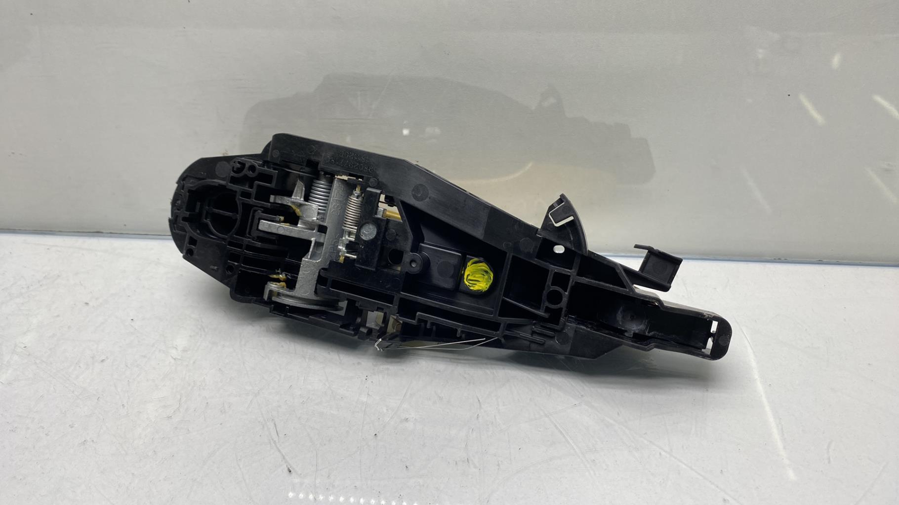 Maniglia portiera posteriore destra PEUGEOT 208 2 Diésel - 1