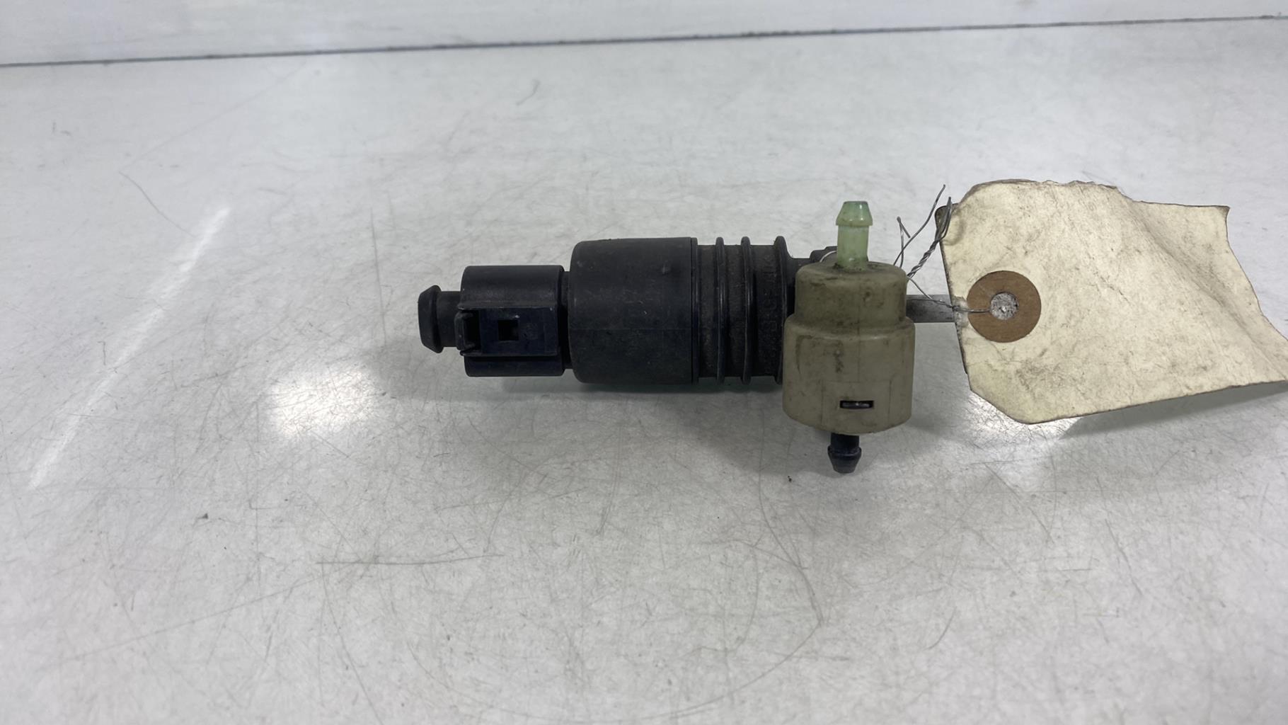 Pompe lave glace avant AUDI A3 1 PHASE 1 Essence - 1