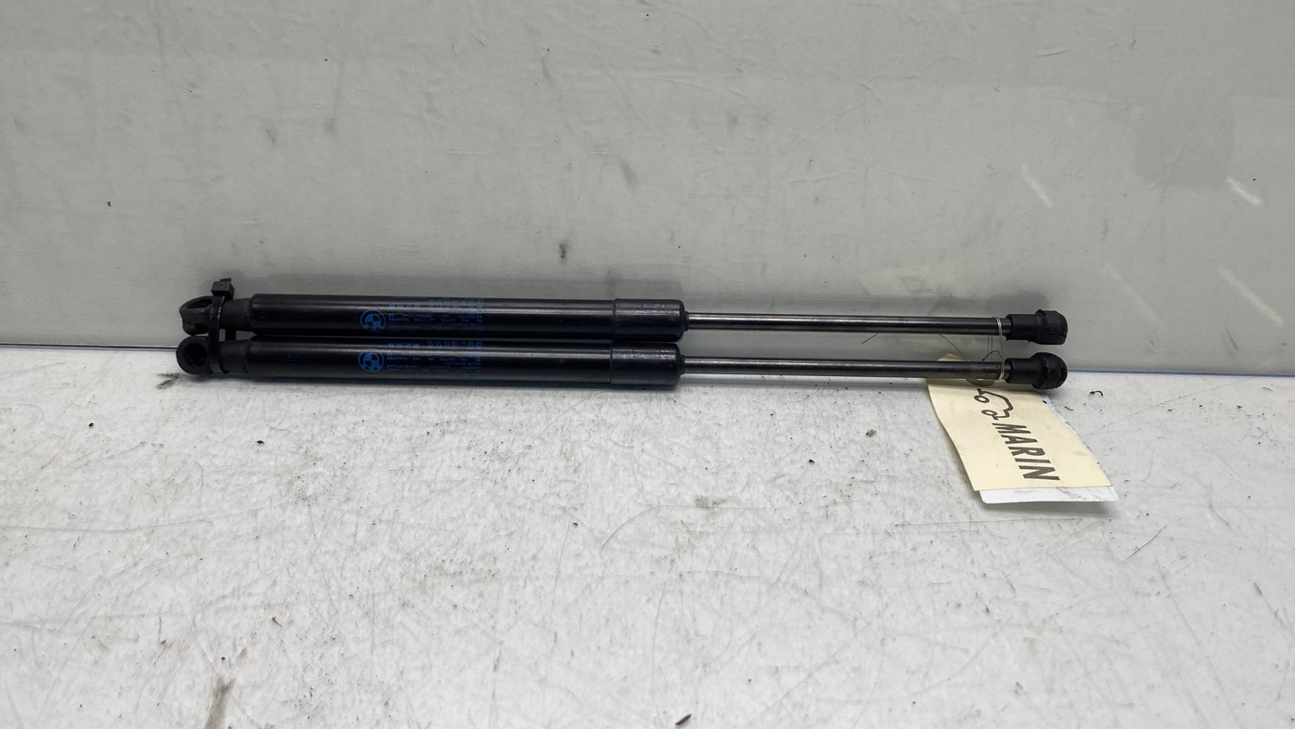 Verin de capot BMW SERIE 1 E82 COUPE  - 1