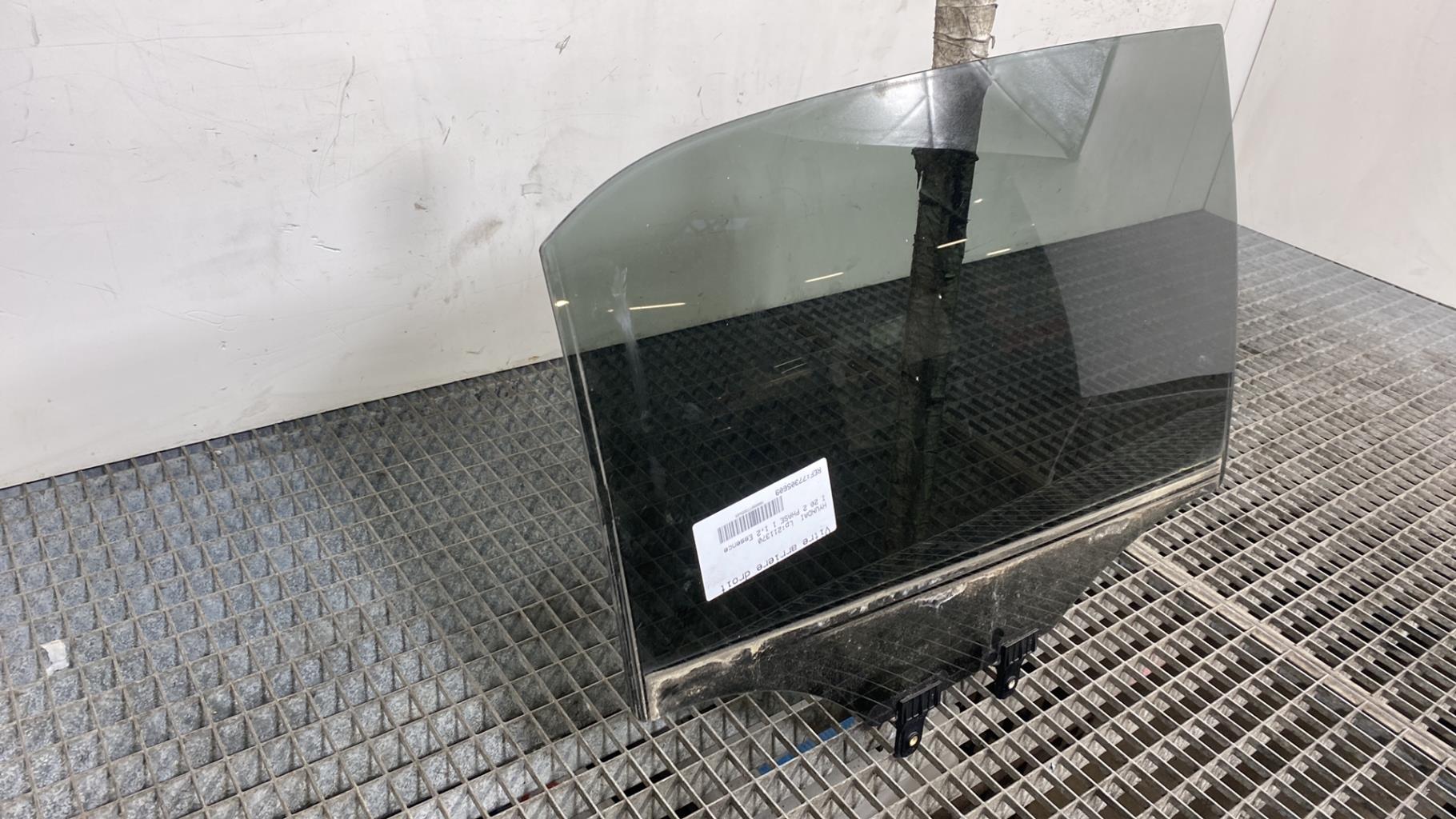 Vetro posteriore destro HYUNDAI I 20 2 PHASE 1 Gasolina - 1