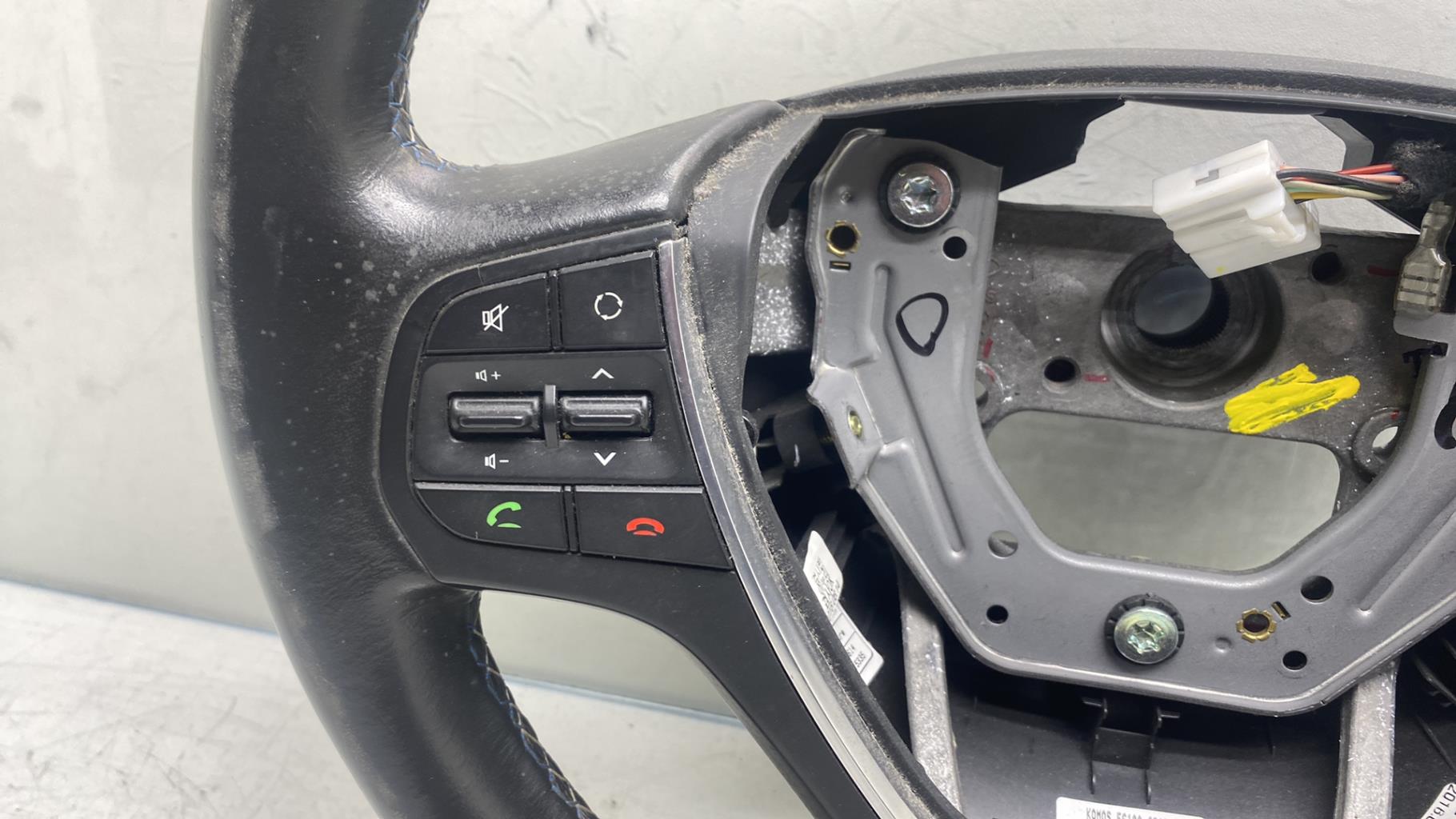 Volant HYUNDAI I 20 2 PHASE 1 Essence - 1