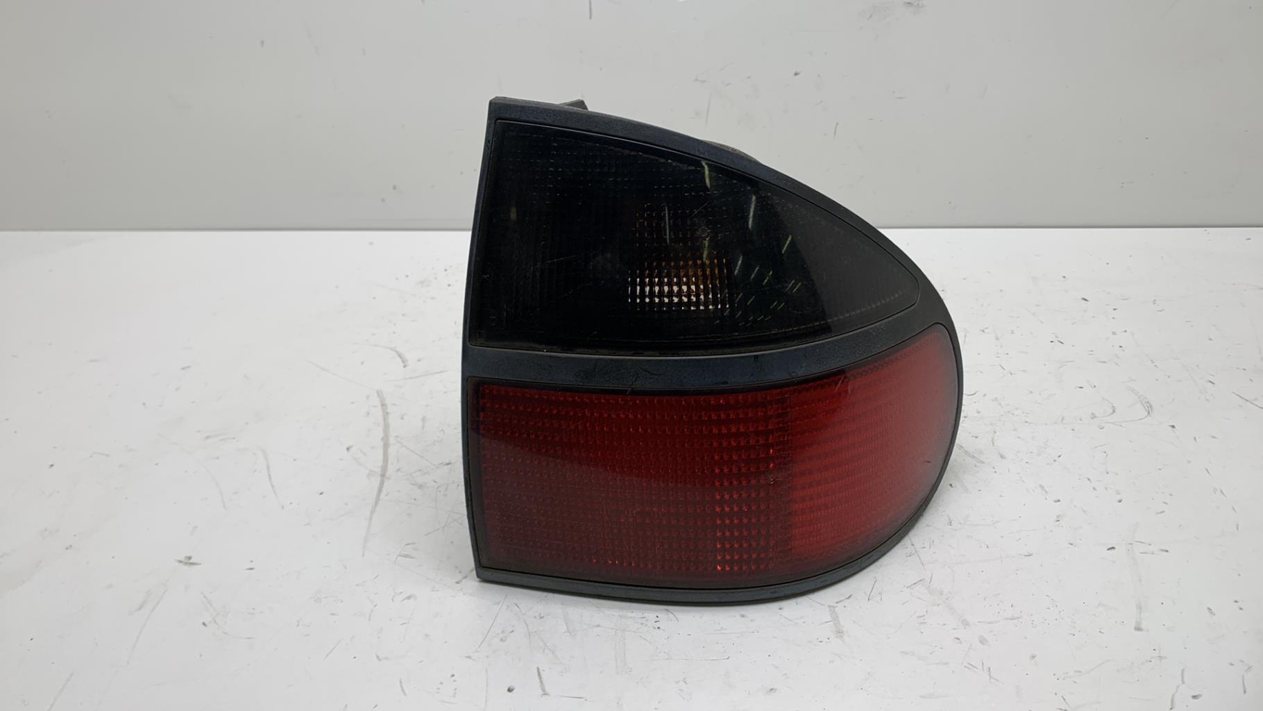 Fanale posteriore principale destro (luci) RENAULT LAGUNA 1 PHASE 2 Gasolina - 1