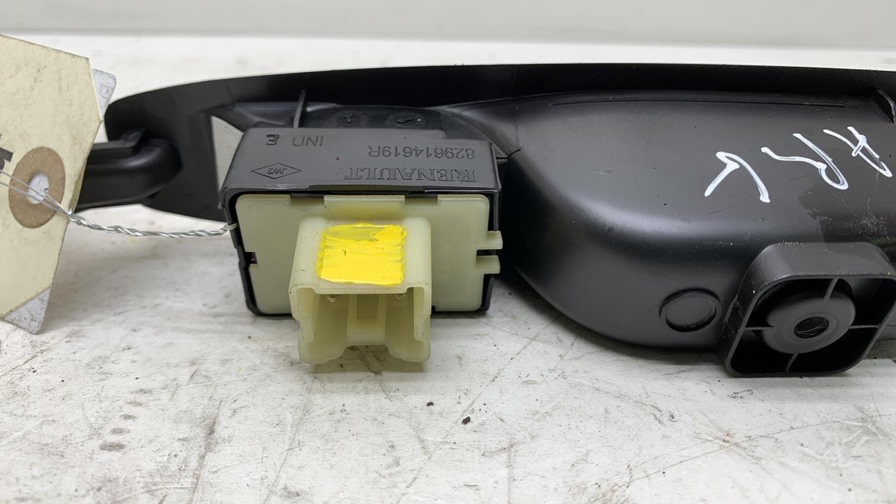 Interruttore lavacristalli posteriore sinistro RENAULT CLIO 4 PHASE 2 Diésel - 1