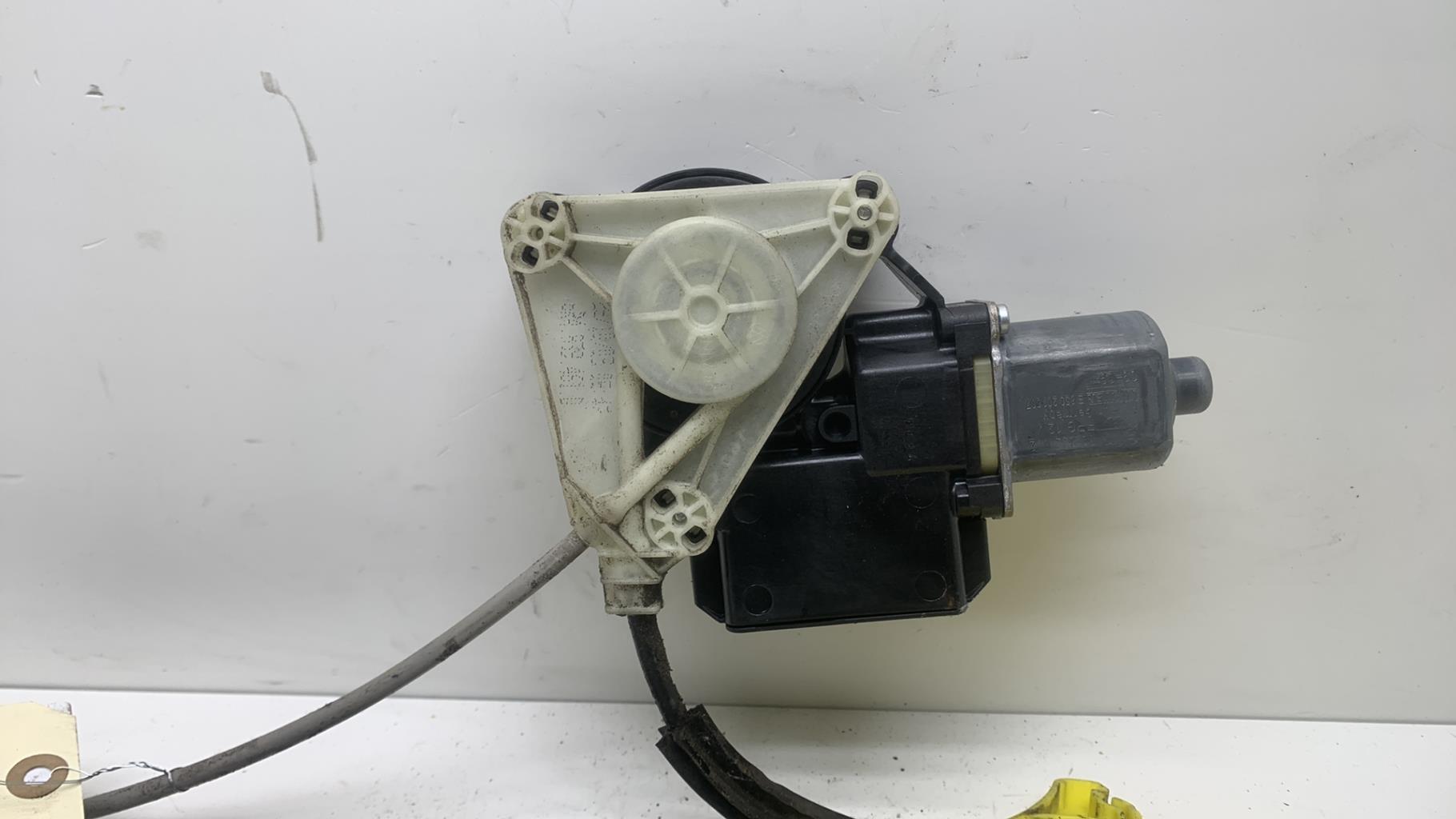Alzacristalli elettrico posteriore sinistro VOLKSWAGEN POLO 5 PHASE 1 Gasolina - 1