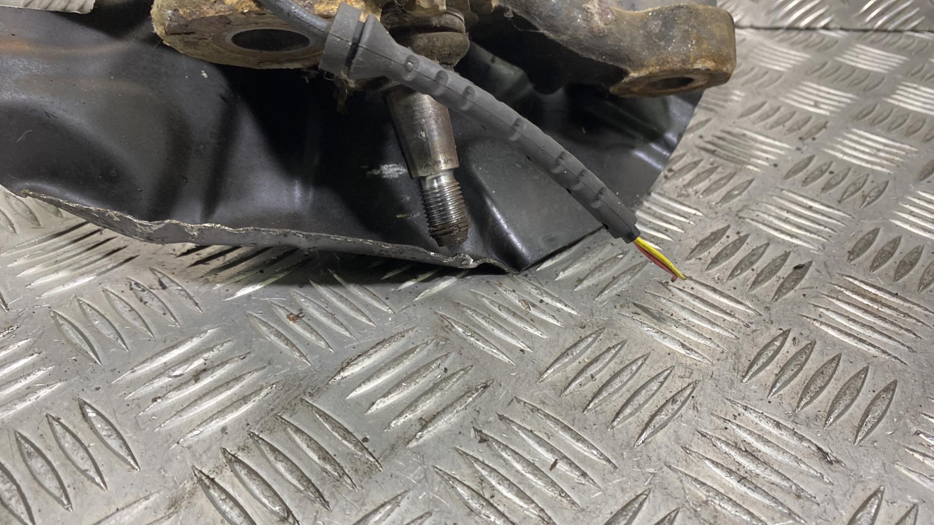 Pivot de moyeu avant gauche BMW X3 E83 PHASE 2 Diesel - 1