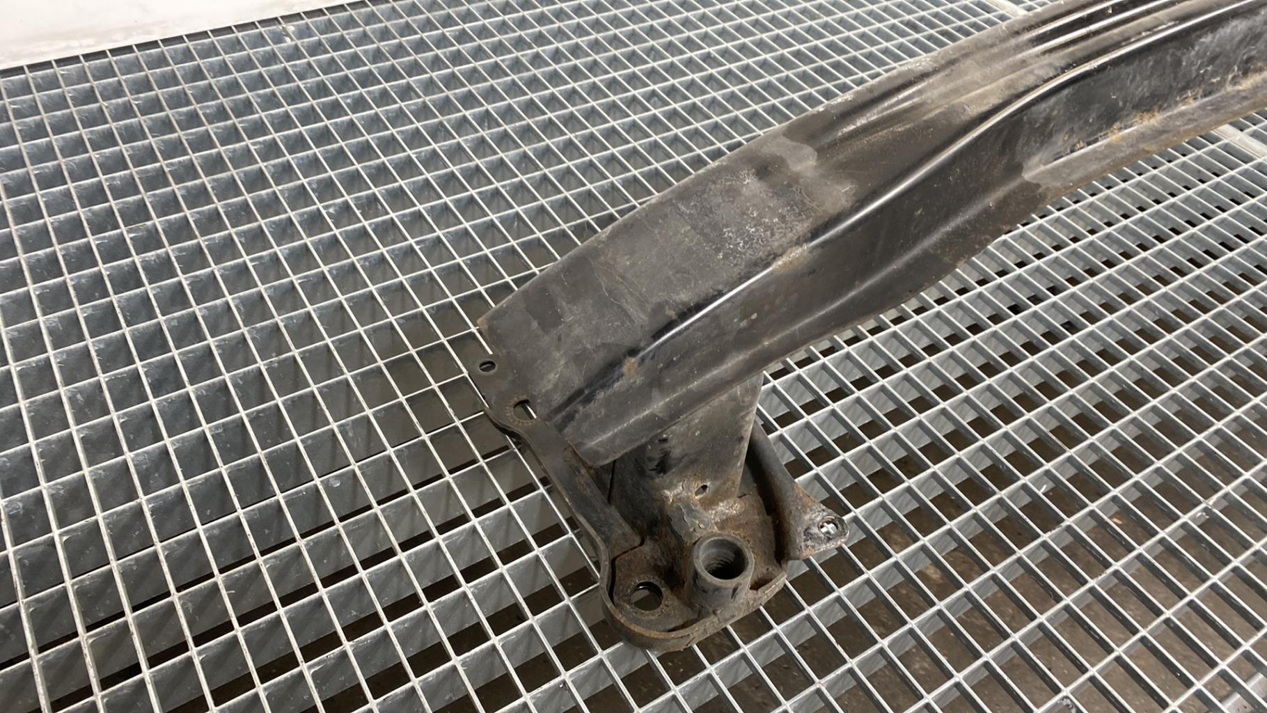 Traversa rinforzo paraurti anteriore VOLKSWAGEN GOLF 5 Diésel - 1