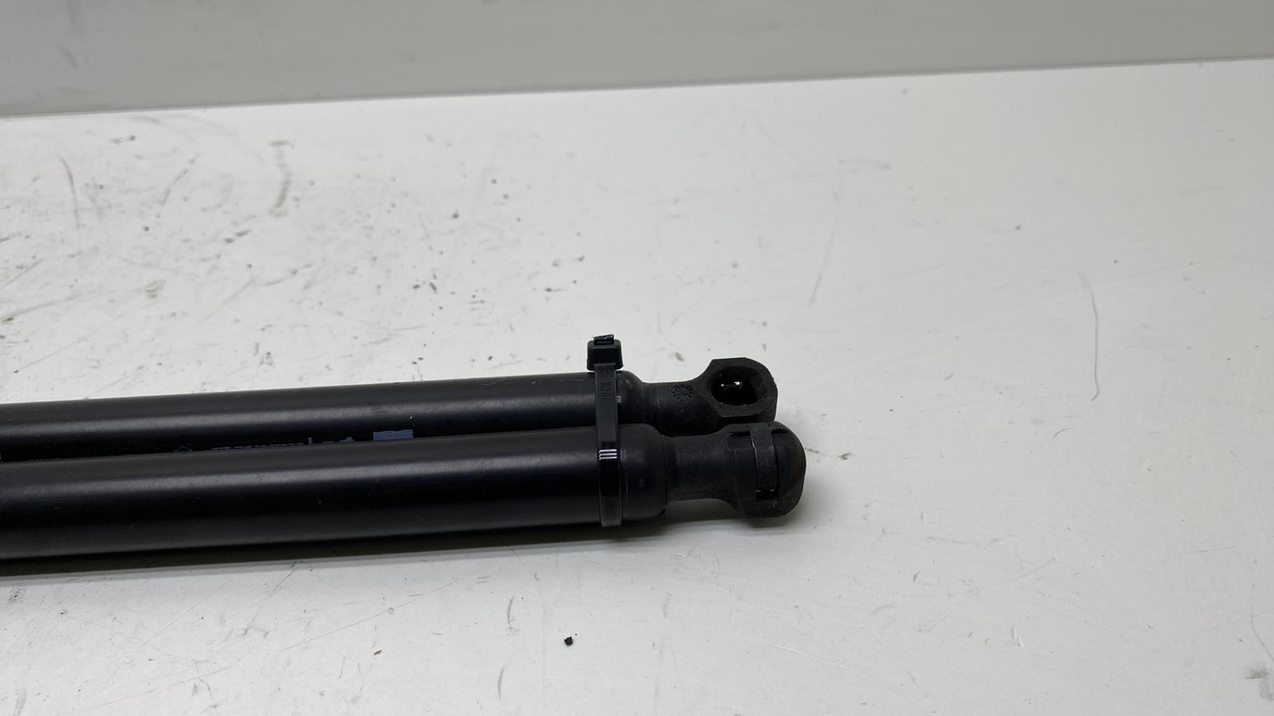 Verin de coffre RENAULT CLIO 4 PHASE 1 Diesel - 1