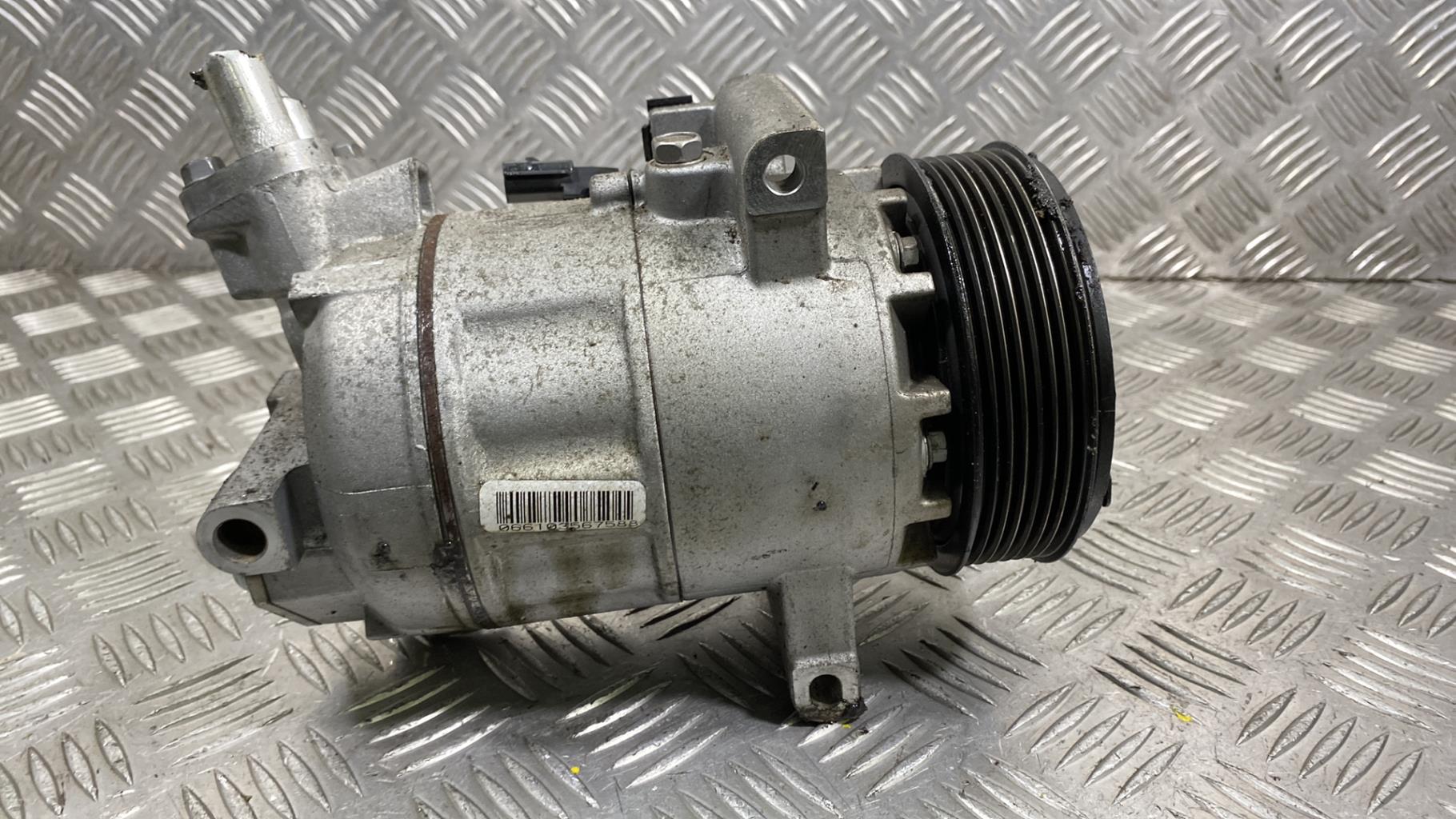 Compresseur clim RENAULT CLIO 4 PHASE 2 Essence - 1